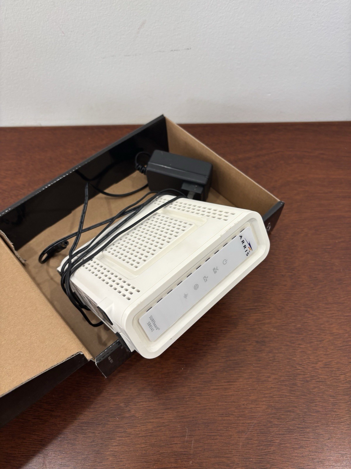 Arris Surfboard SB6183 Cable Modem 686 mbps Internet Xfinity 16×4 Docsis 3.0