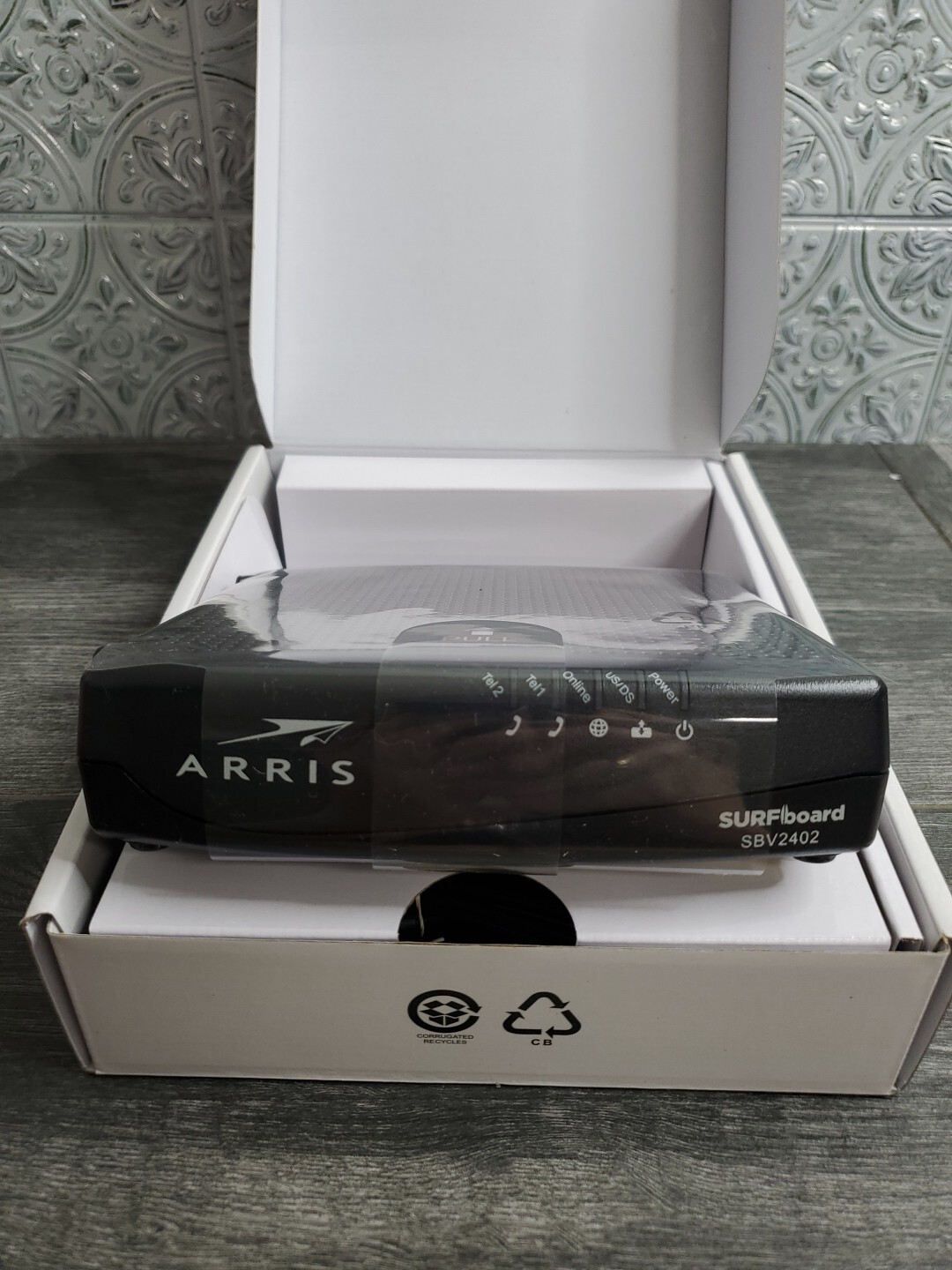 ARRIS SURFboard SBV2402 DOCSIS 3.0 Cable Modem Comcast Xfinity Internet & Voice