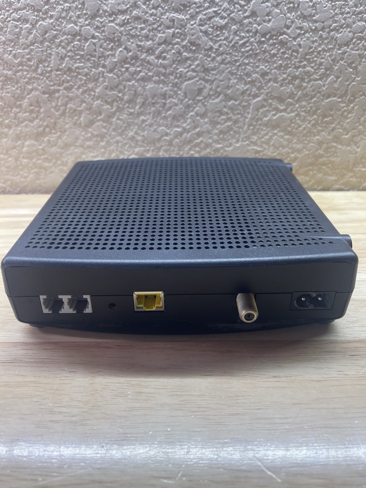 ARRIS TM1602A Cable Modem DOCSIS 3.0 with power cord.