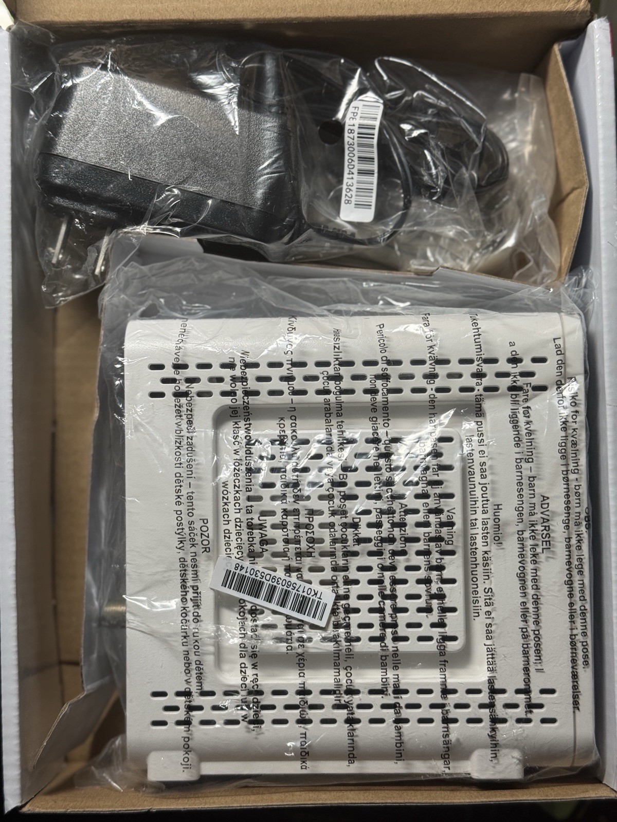 Arris Surf Board SB6190 DOCSIS 3.0 32×8 Gigibit Cable Modem – White
