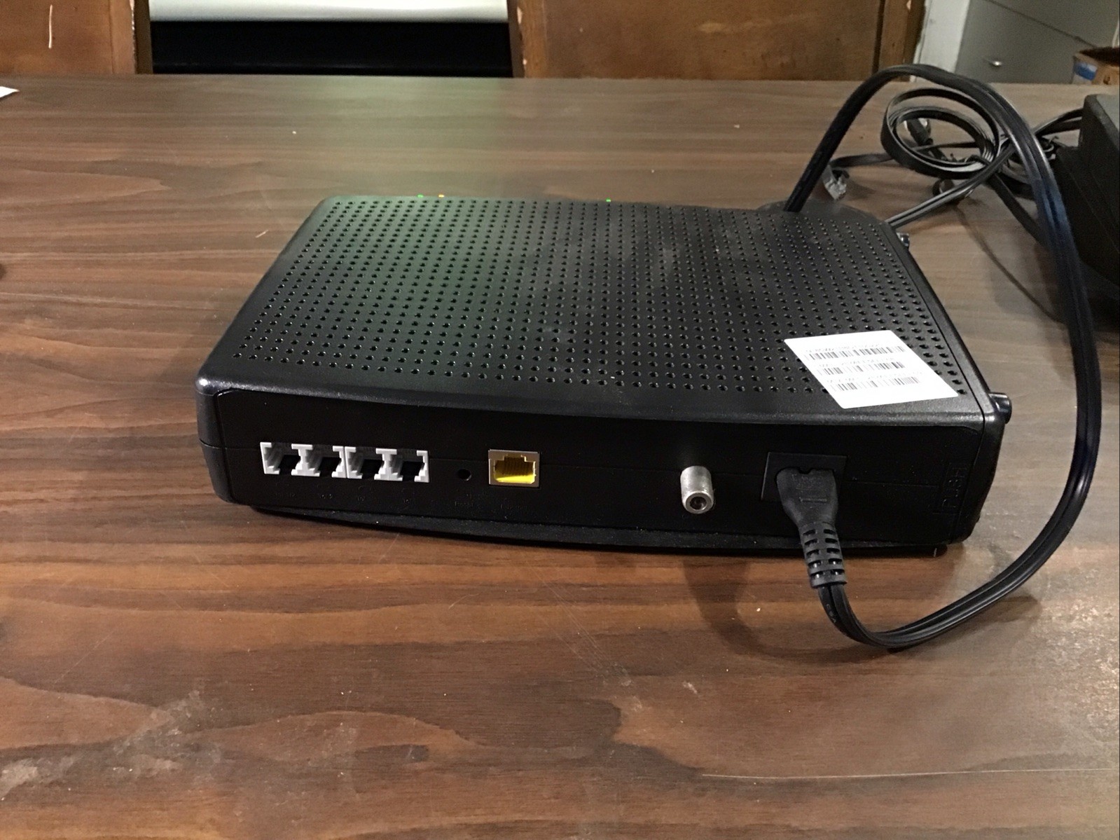 ARRIS Touchstone TM822G DOCSIS 3.0 8×4 Telephony Modem – Black