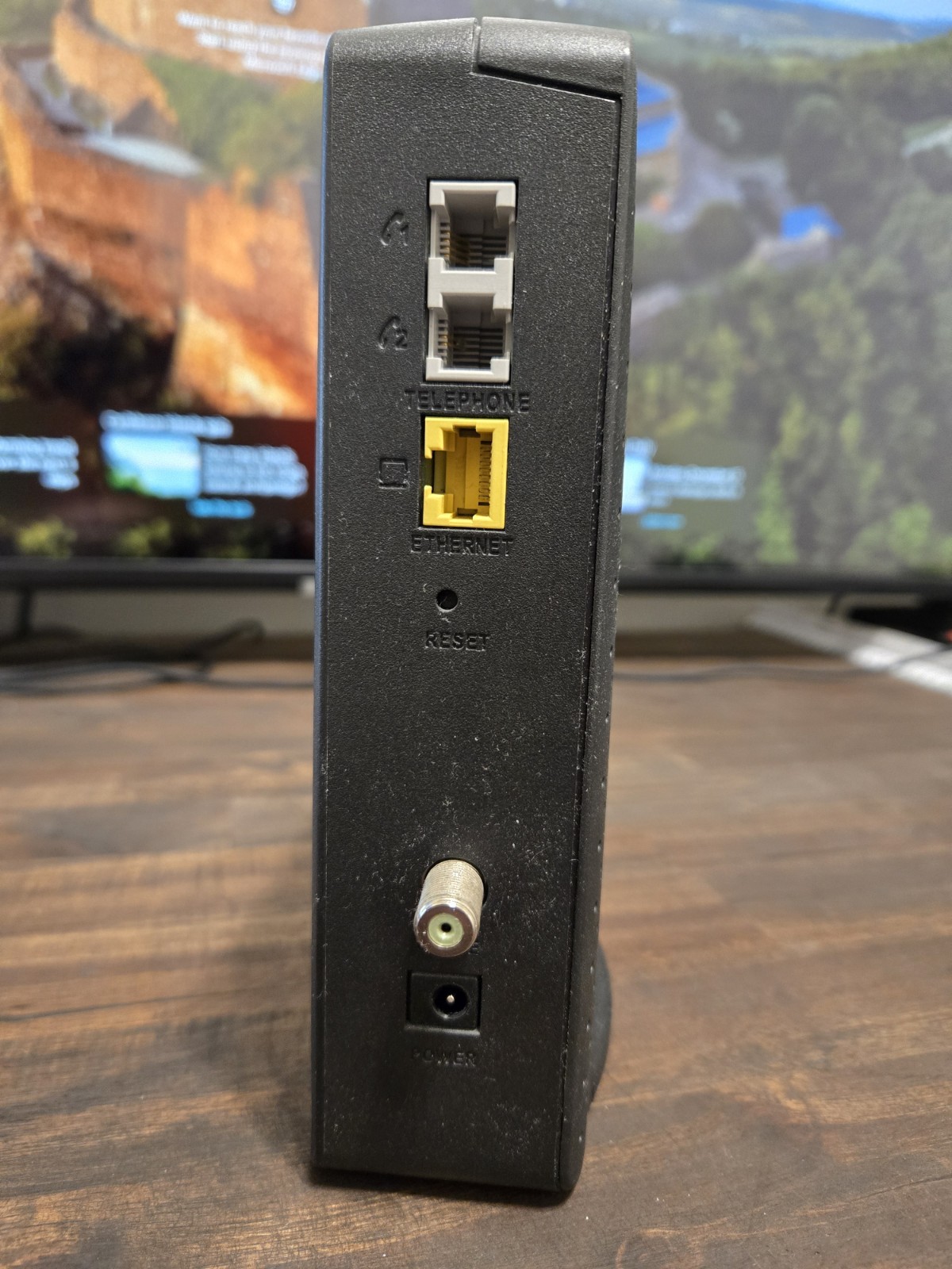 Cisco DPC3216 DOCSIS 3.0 Cable Modem + Digital Voice Adapter 16×4 w/Power Supply