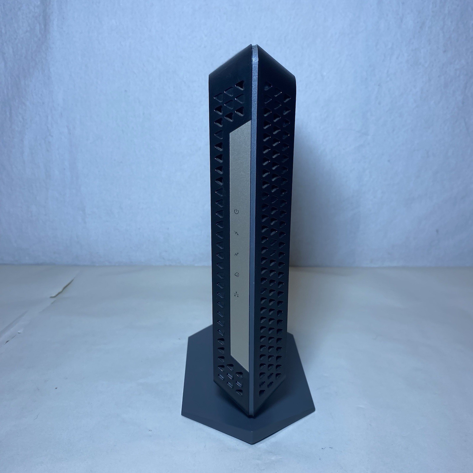 NETGEAR CM1000 Ultra High Speed Cable Modem DOCSIS 3.1 COMPLETE WITH BOX