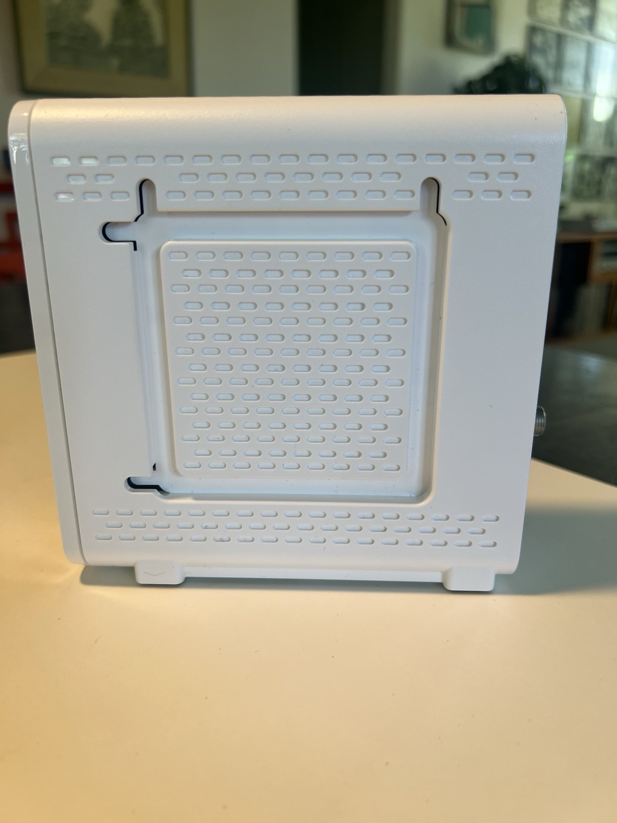 ARRIS SB6190 White Surfboard Cable Modem DOCSIS 3.0