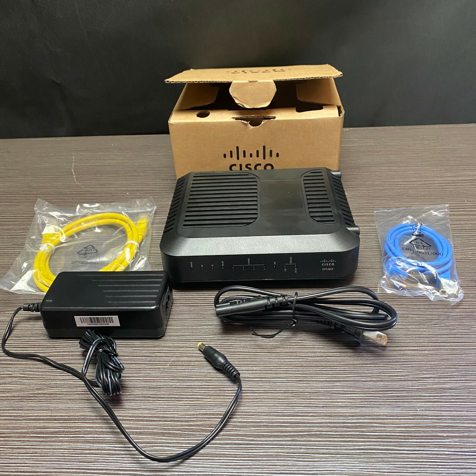 Cisco DPC3825 4 Port DOCSIS 3.0 Gateway Wireless Router Power Supply Included