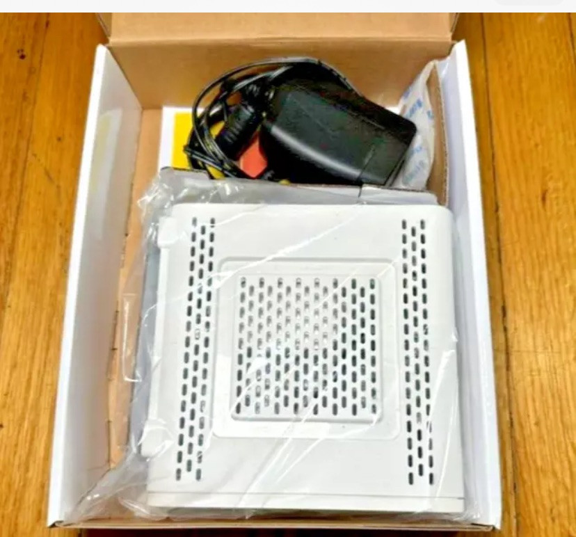 ARRIS SURFboard SB6190 DOCSIS 3.0 32 x 8 Gigabit Cable Modem White