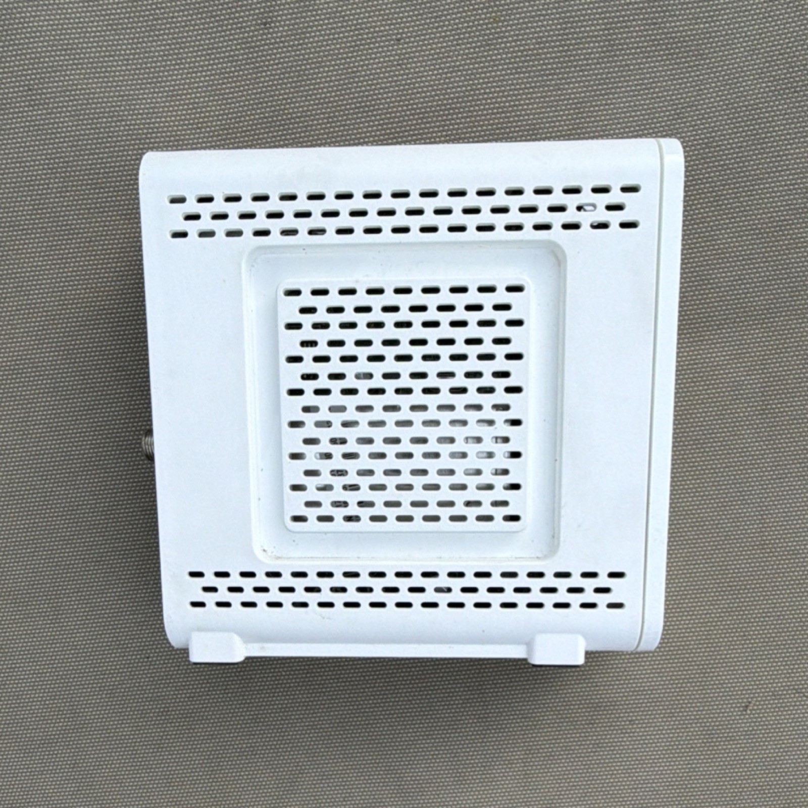 ARRIS SURFboard SB6141 Cable Modem White Ethernet Coaxial Power Adapter