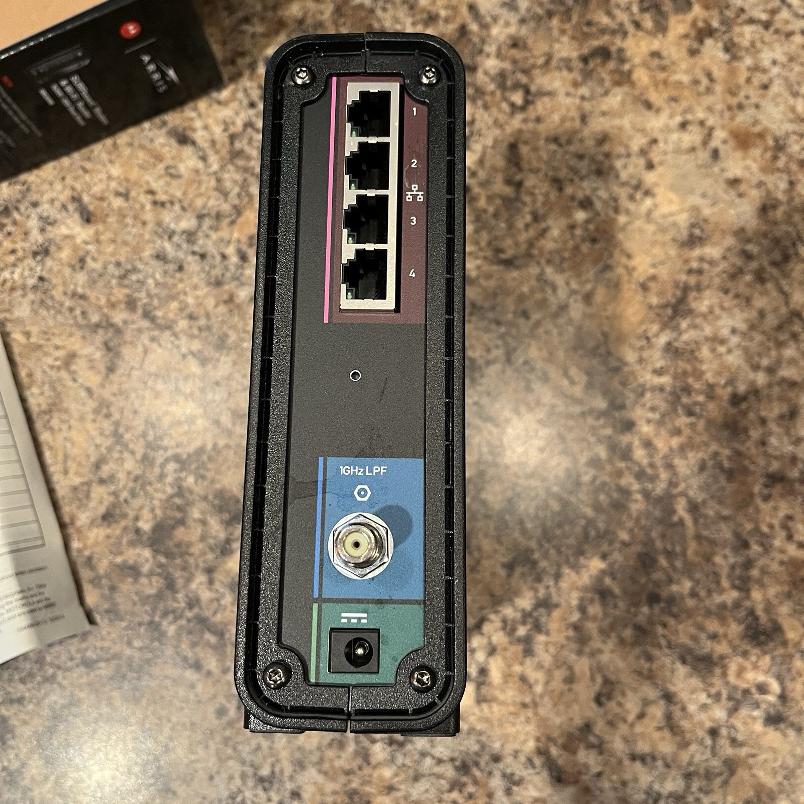 Motorola ARRIS SURFboard SBG6580 DOCSIS 3.0 Cable Modem and Wi-Fi Router N300