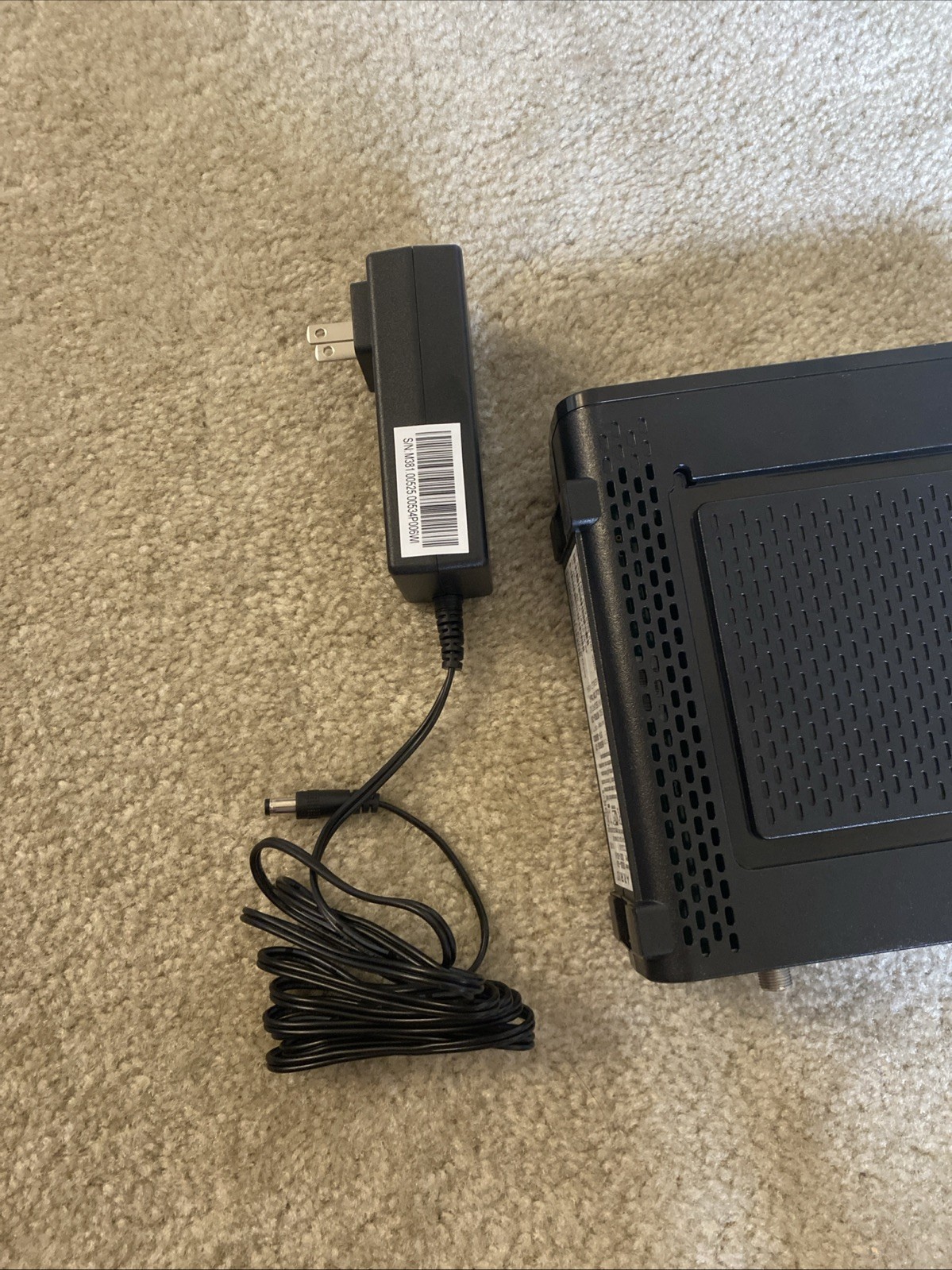 ARRIS SURFboard SBG6580 DOCSIS 3.0 Cable Modem and Wi-Fi Router – USED