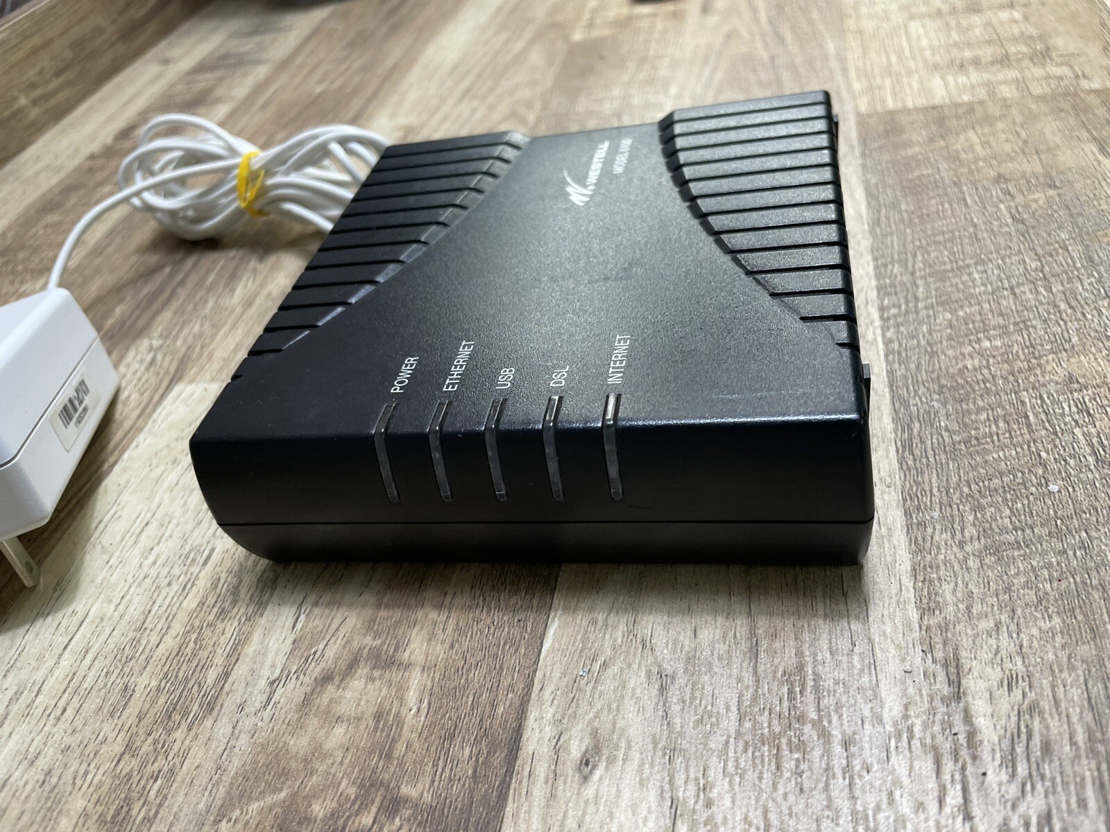 WESTELL DSL MODEM WITH POWER SUPPLY ~ MODEL #: E90-610014-06 Rev: E Wind River