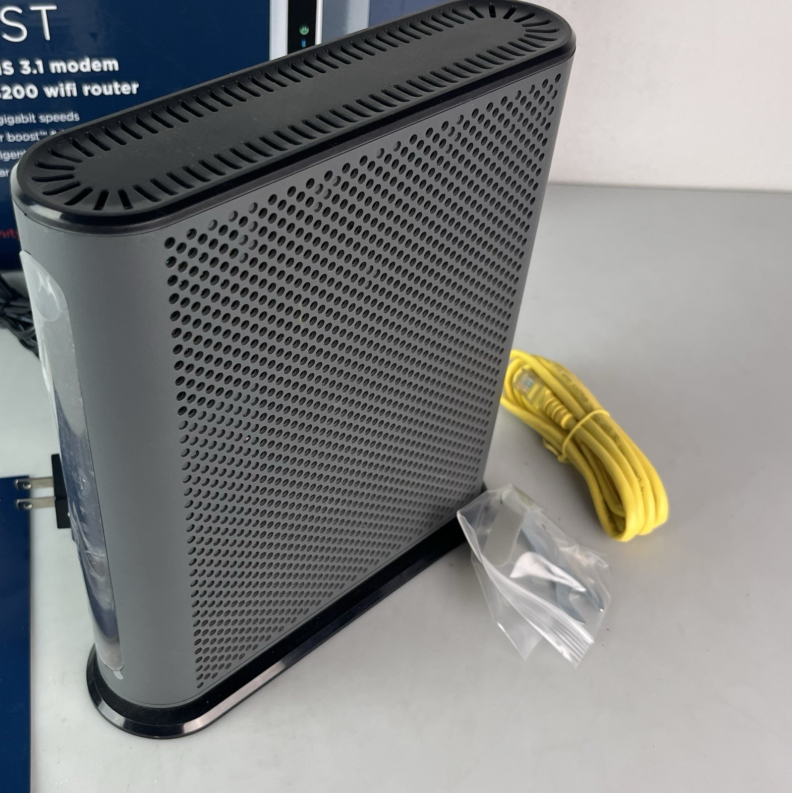 Motorola MG7550 16×4 686 Mbps High Speed ​​Cable Modem AC1900 WiFi Router N12