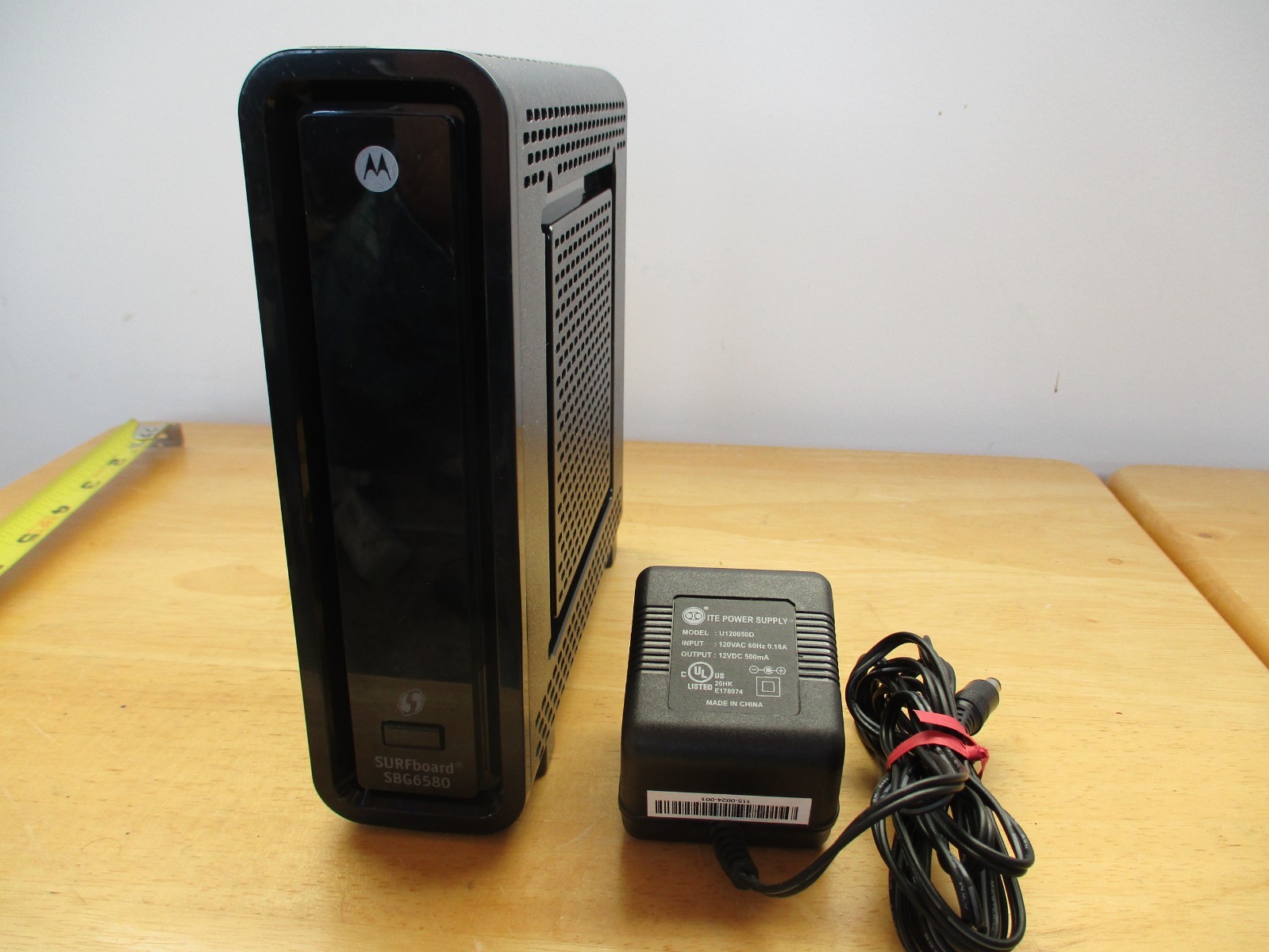 Motorola Surfboard SBG6580 Cable Modem with Phone Jacks