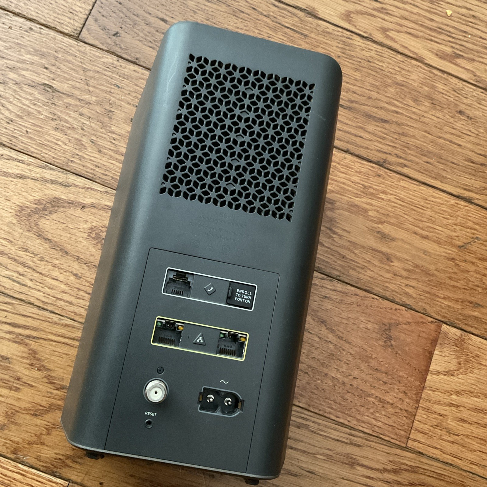 Xfinity XB6-A WIFI Router & Modem No Power Cord For Parts or Not Working