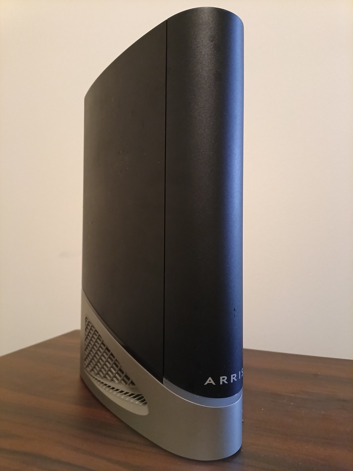 ARRIS SURFboard G54 DOCSIS 3.1 Wi-Fi 7 Cable Modem/Router BE18000 Excellent