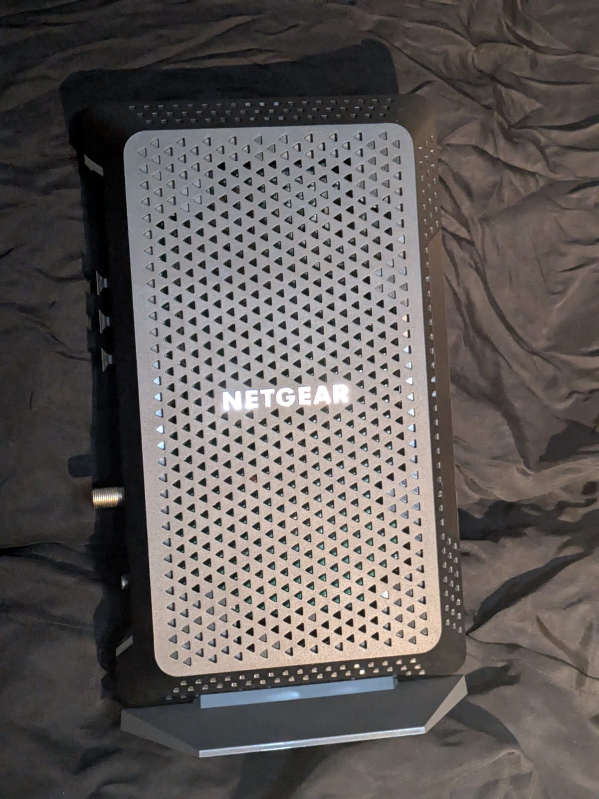 NETGEAR Nighthawk CM1200 DOCSIS 3.1 Cable Modem 4 LAN Ports Ethernet Black