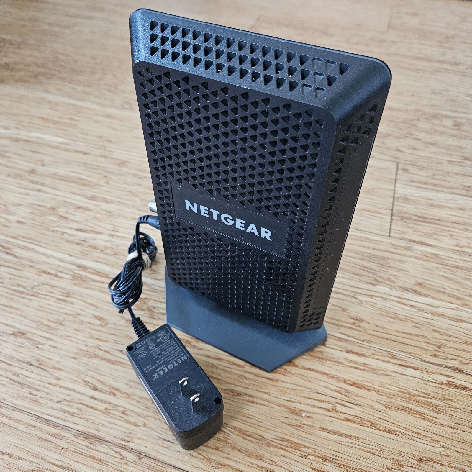 Netgear CM600 High Speed Cable Modem 24×8 DOCSIS 3.0 for Xfinity, Spectrum, Cox