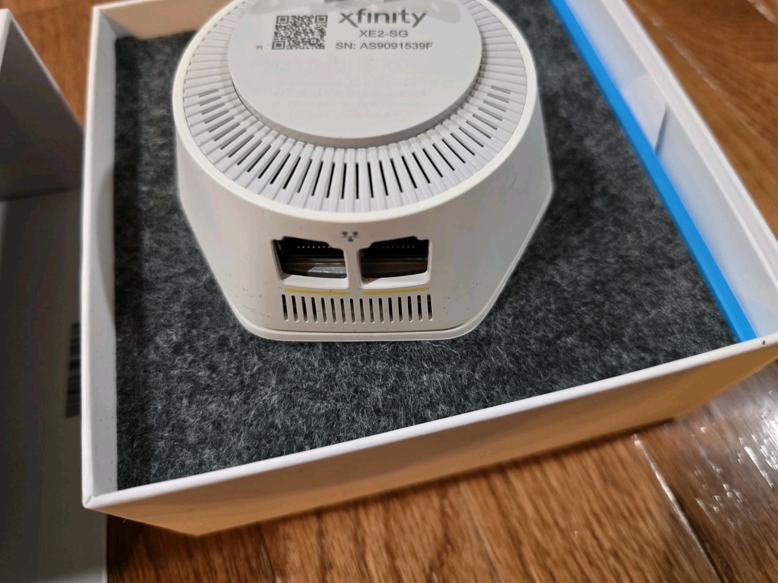 Xfinity Comcast xFi Pod 2nd Gen Model XE2-SG WiFi Network Extender New