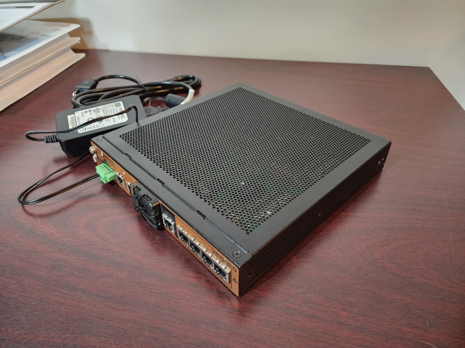 HATTERAS Networks HN508-D (HN508-D-2E) 10/100 RJ-45, w/ Power