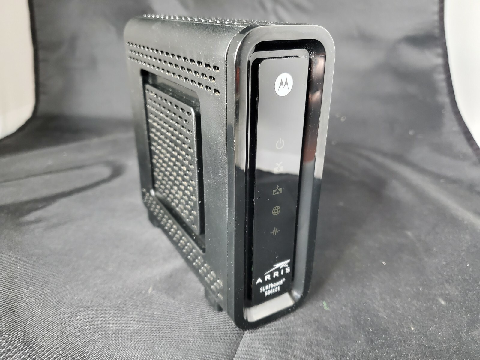 Motorola Arris SURFboard SB6121 (575186-019-00) Cable Modem- No Power Adapter