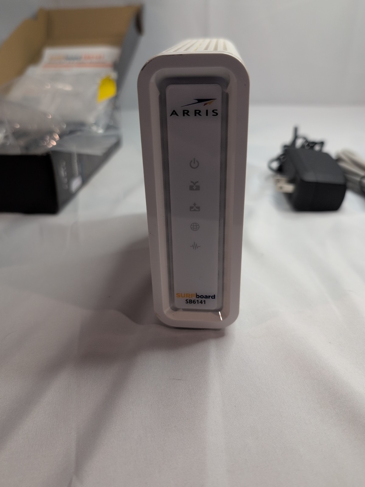 Motorola Arris SURFboard Modem 400 Series SB6141 343 Mbps DOCSIS 3.0 Ethernet