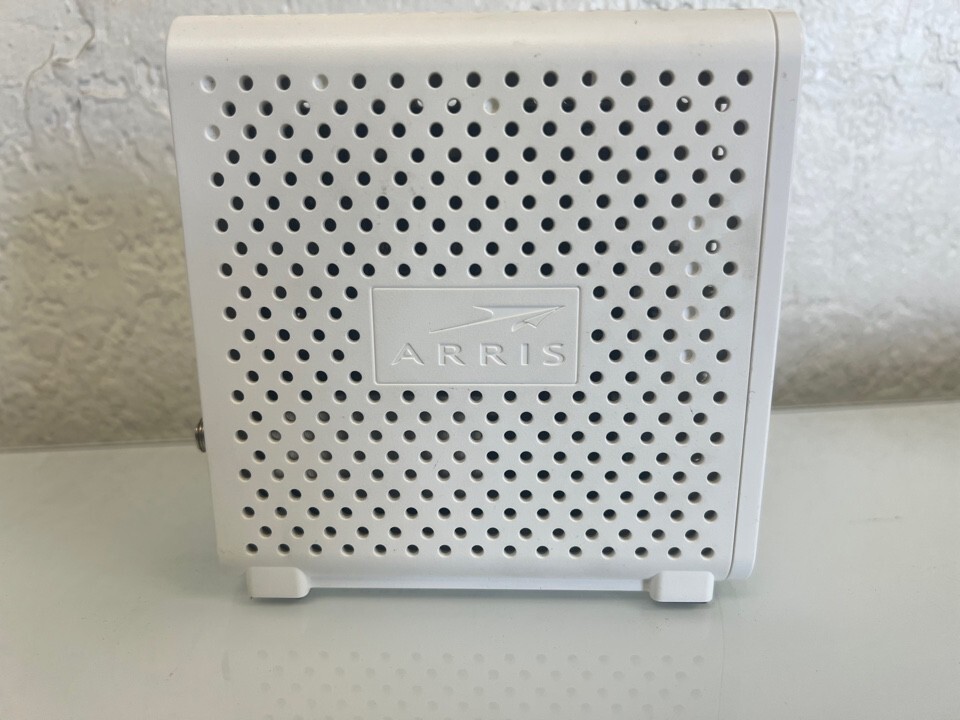 ARRIS SurfBoard SB6183 686 Mbps Cable Modem – White – Used