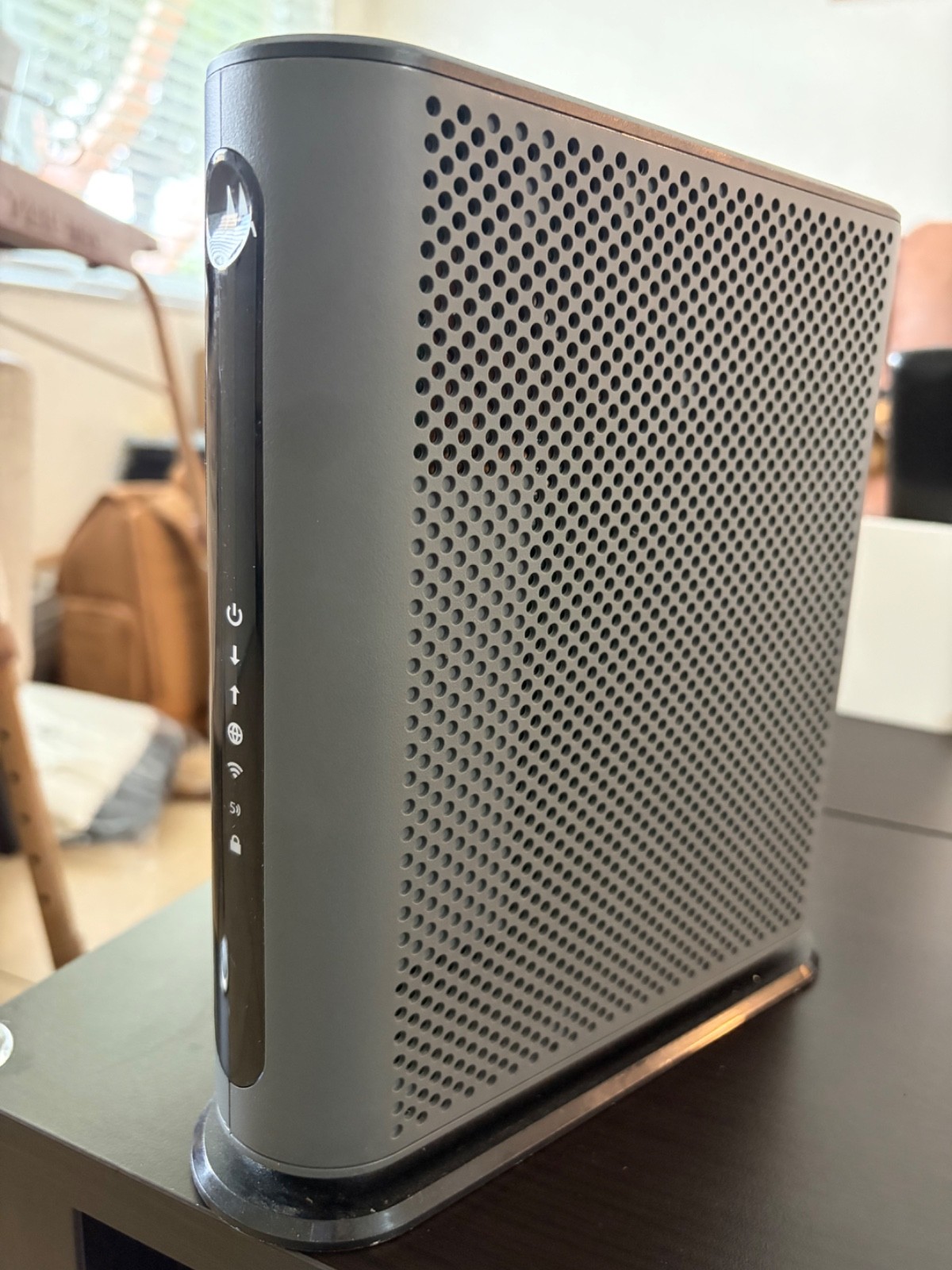 Motorola MG7540-10 16×4 Cable Modem – Black