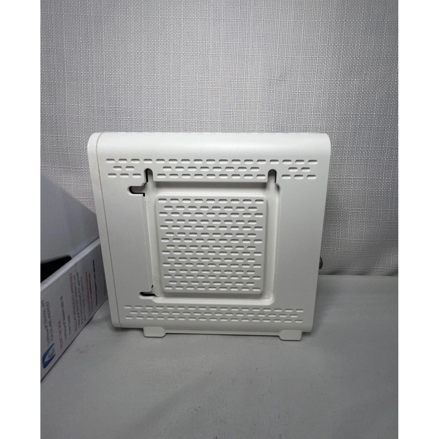 Arris SURFboard SB6190 DOCSIS 3.0 Cable Modem White 1 Gbps 32×8 1001303