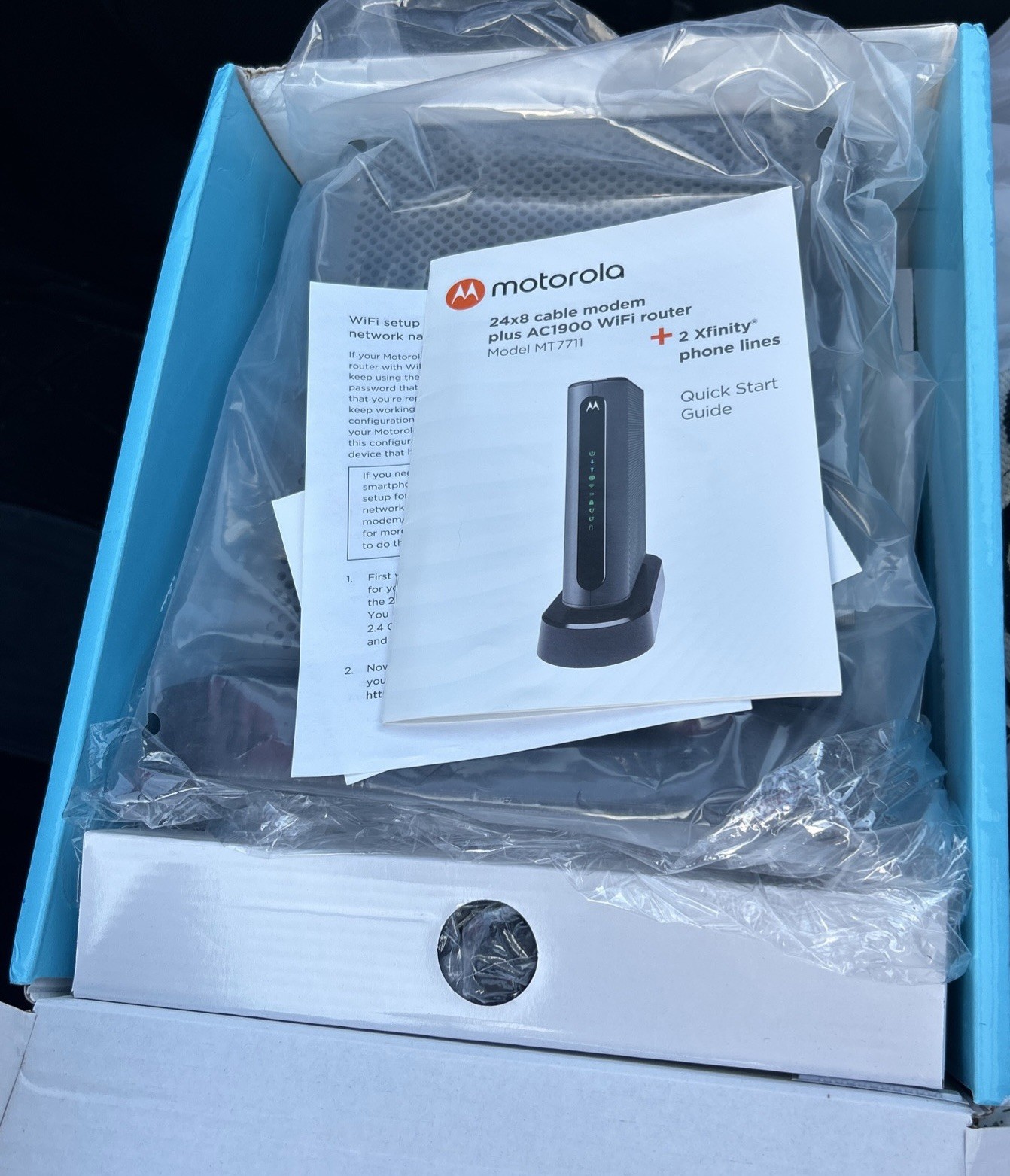 Motorola 24×8 Cable Modem + AC1900 WiFi Router + 2 Phone Line for Xfinity MT7711
