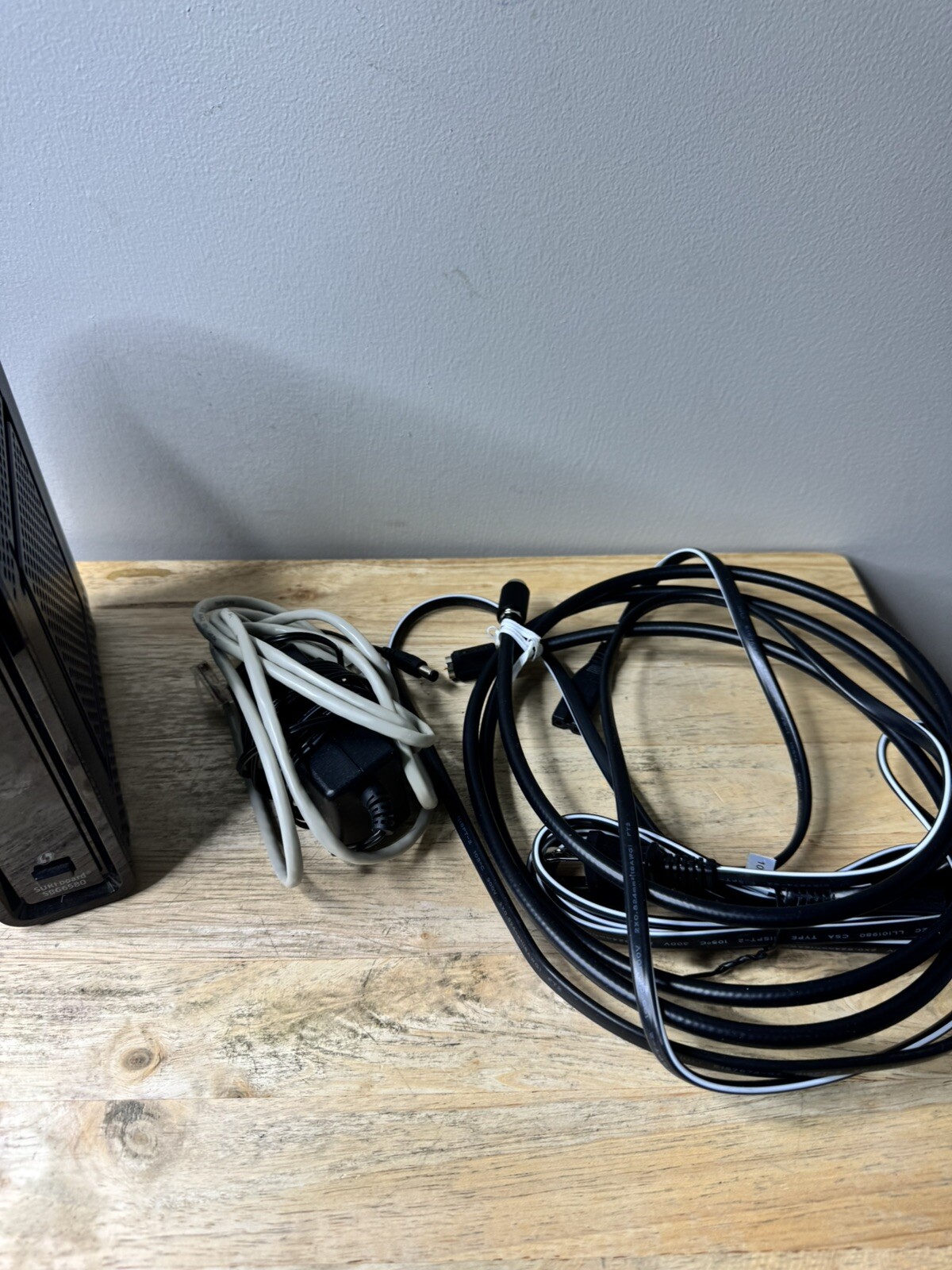 Motorola ARRIS SURFboard SBG6580 DOCSIS 3.0 Cable Modem Wi-Fi Router