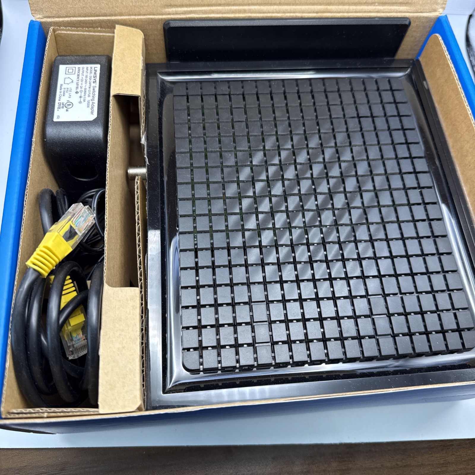 Linksys CM3024 DOCSIS 3.0 24×8 Cable Modem 960Mbps Xfinity Black Intel Inside