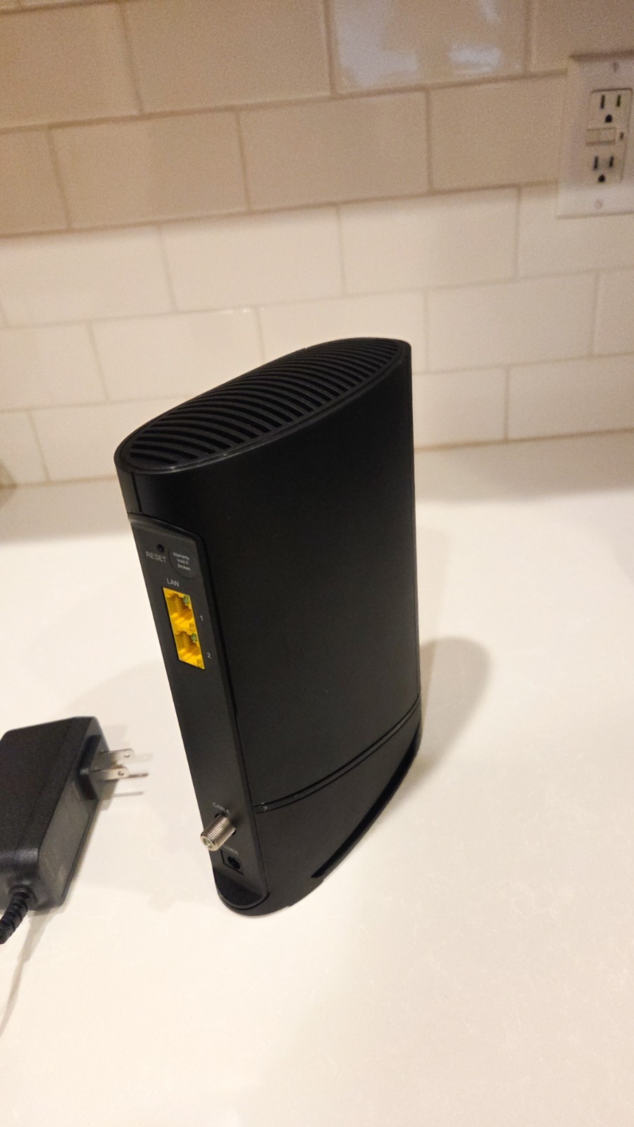 ARRIS SURFboard G20 DOCSIS 3.1 Cable Modem & Wi-Fi 6 Router Combo