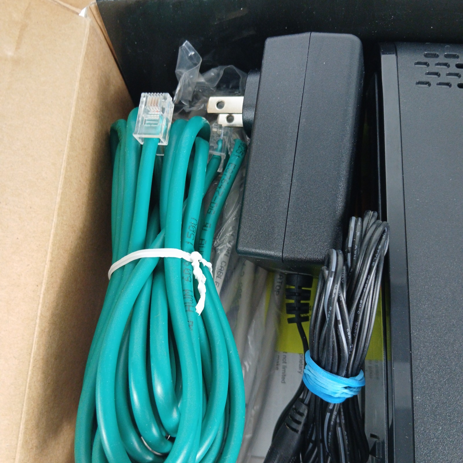 Motorola ARRIS SURFboard SBG6580 DOCSIS 3.0 Cable Modem w/ Built-in Wi-Fi Router
