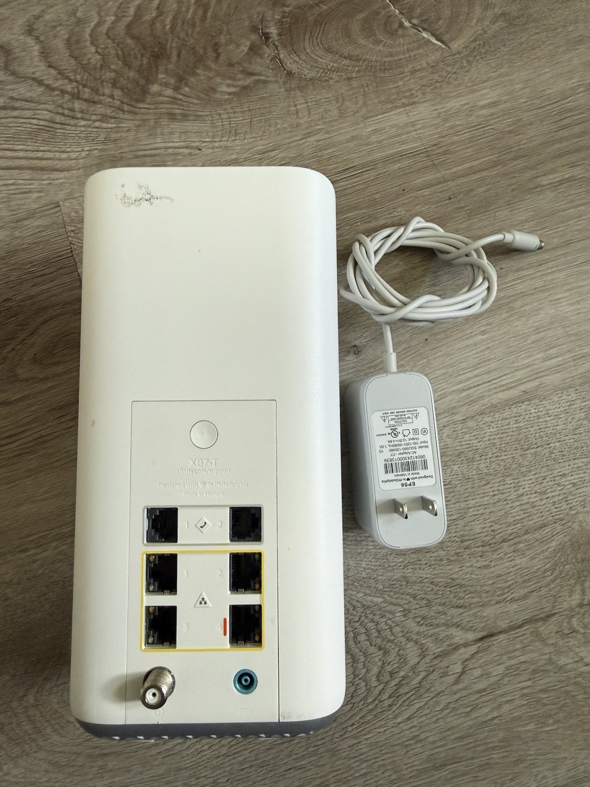 Comcast Xfinity XB7-CM GIGABIT Modem WiFi Router *NO CORDS*