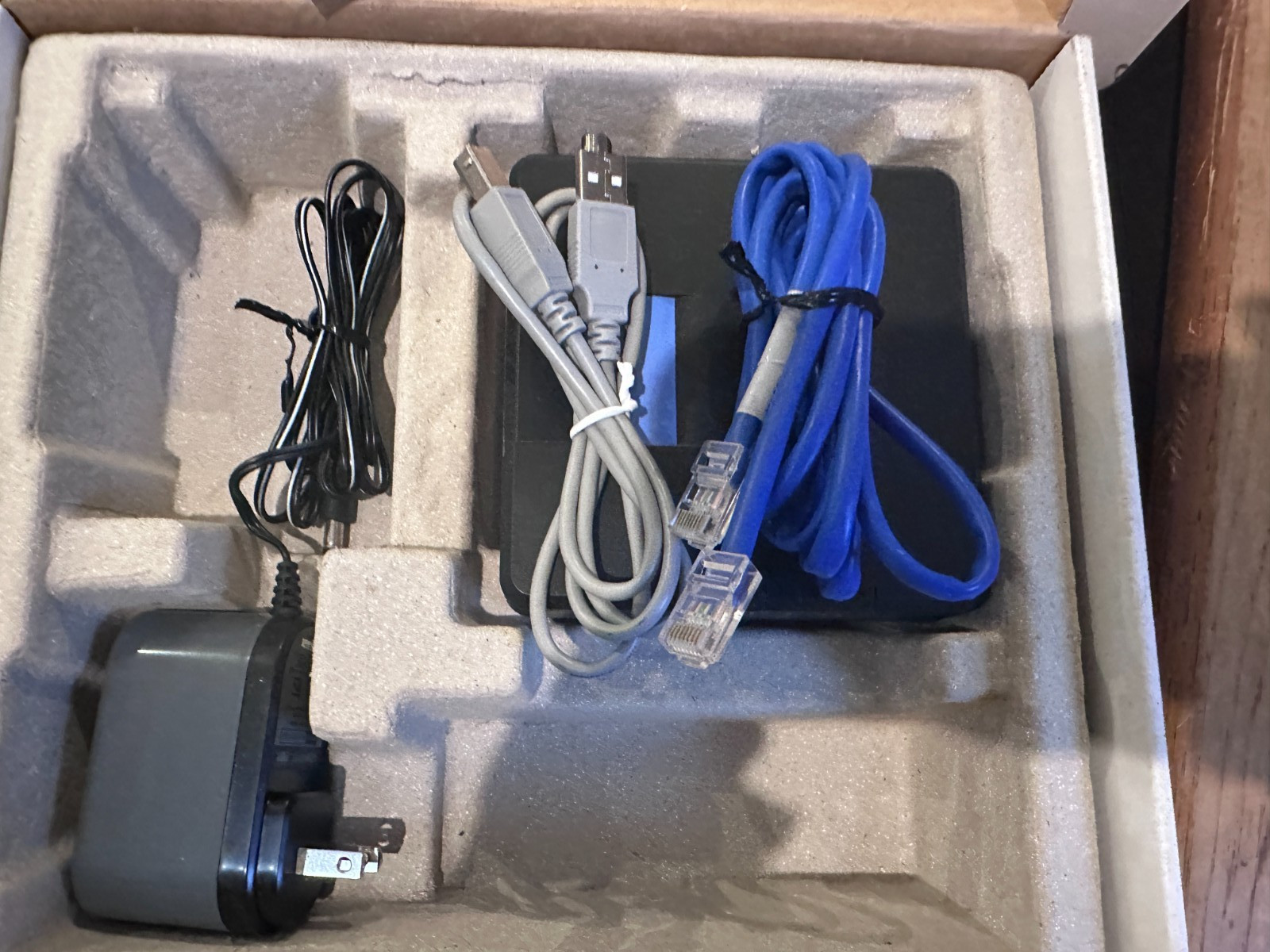 Linksys CM100 Cable Modem w/Ethernet Connections – REFURBISHED