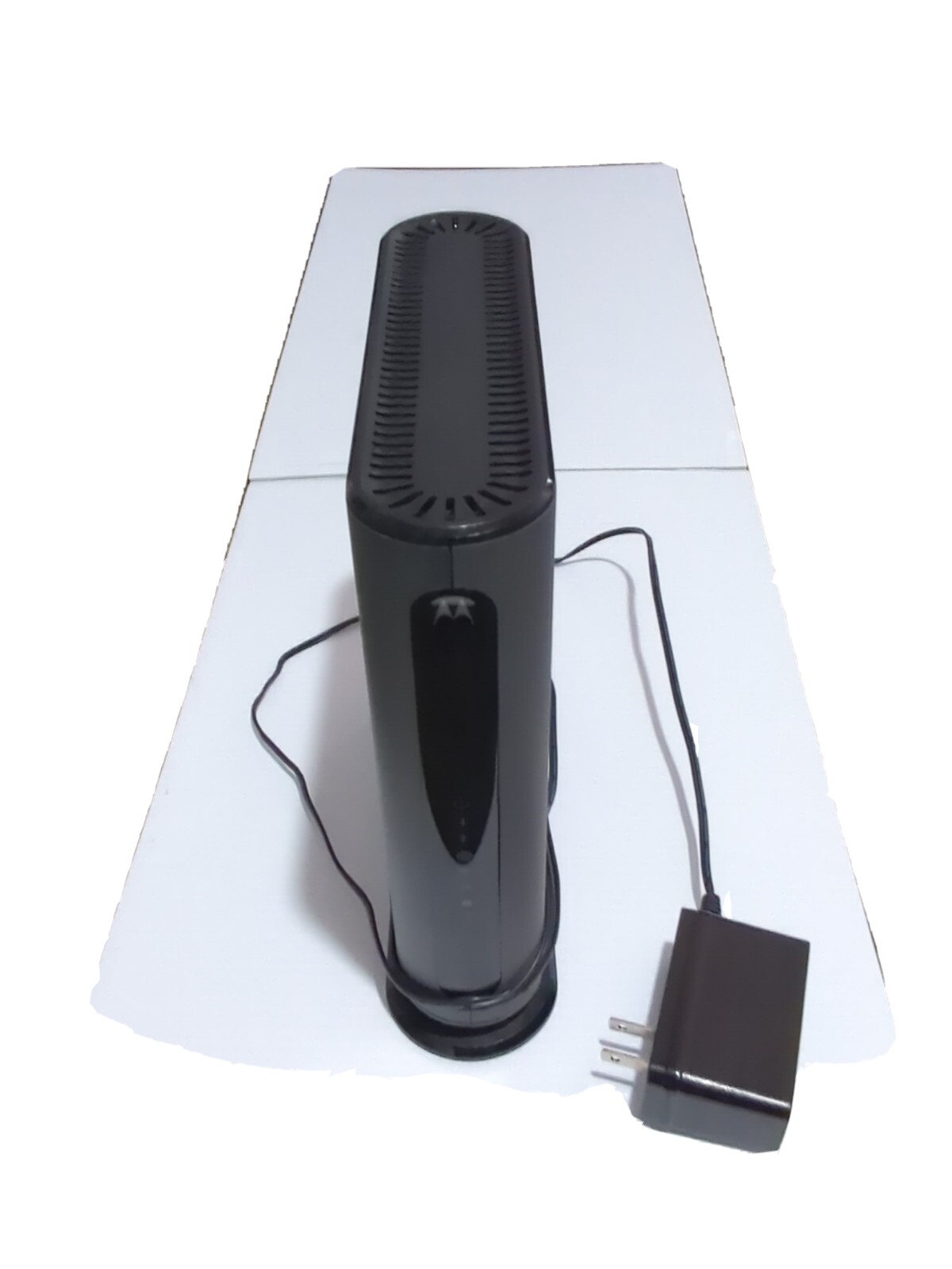 Motorola MG7540-10 16×4 Cable Modem – Black