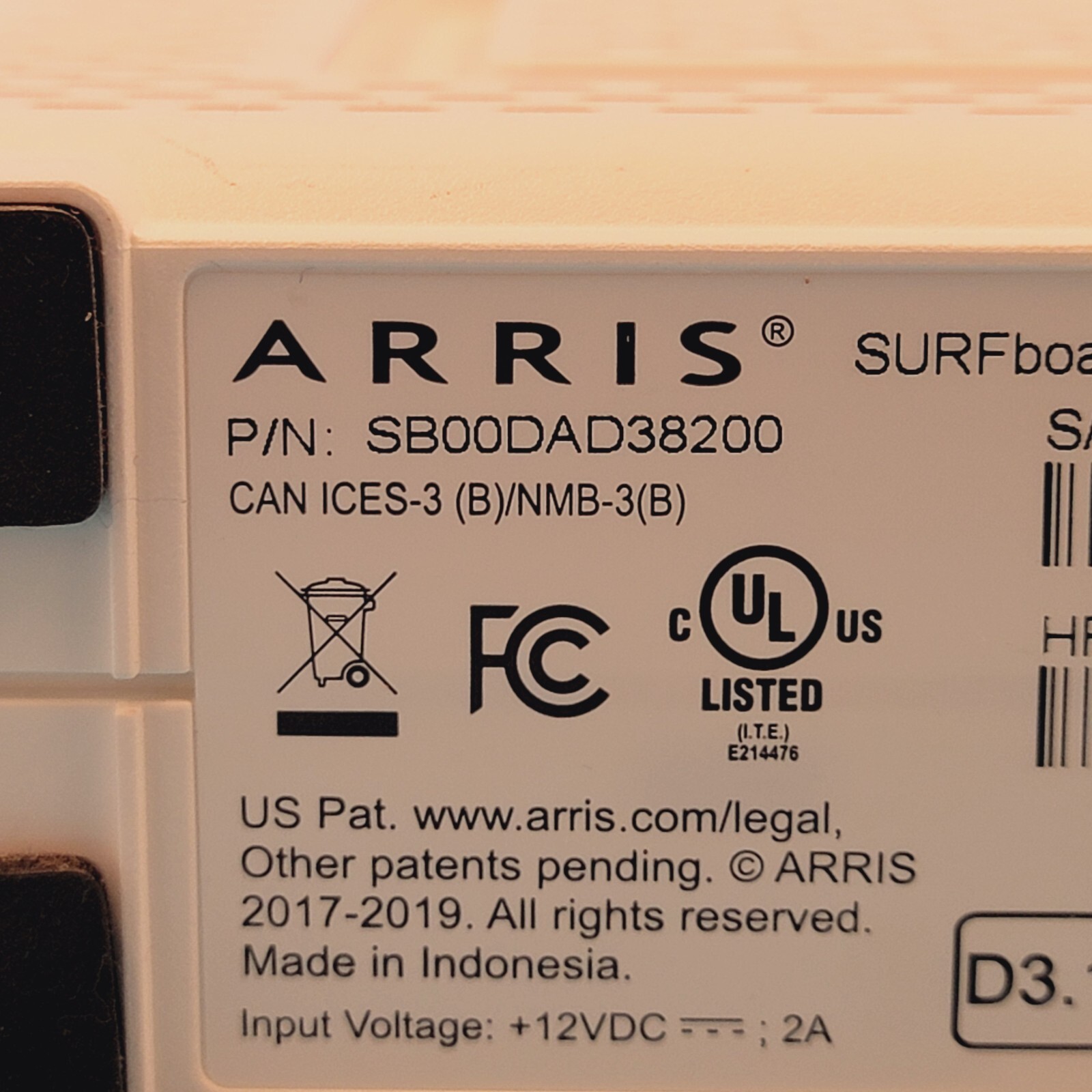 ARRIS SURFboard SB8200 High Speed Cable Modem DOCSIS 3.1 Gigabit