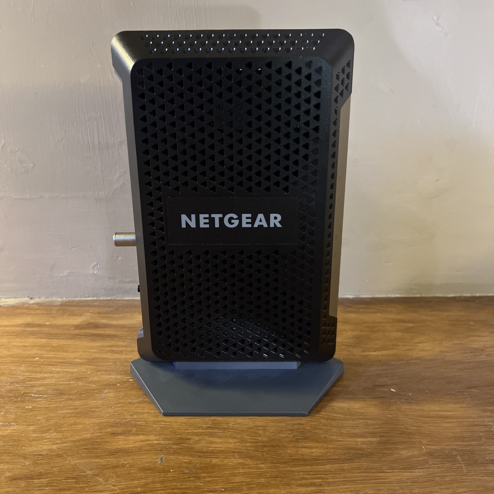 NETGEAR CM1000 DOCSIS 1000Mbps Cable Modem NO CORD – TESTED –