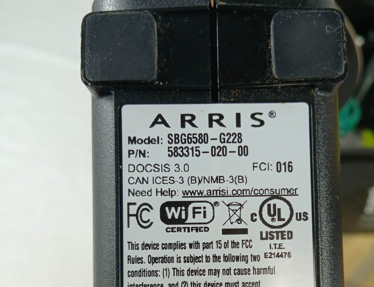 Motorola ARRIS SURFboard SBG6580 DOCSIS 3.0 Cable Modem w/ Built-in Wi-Fi Router