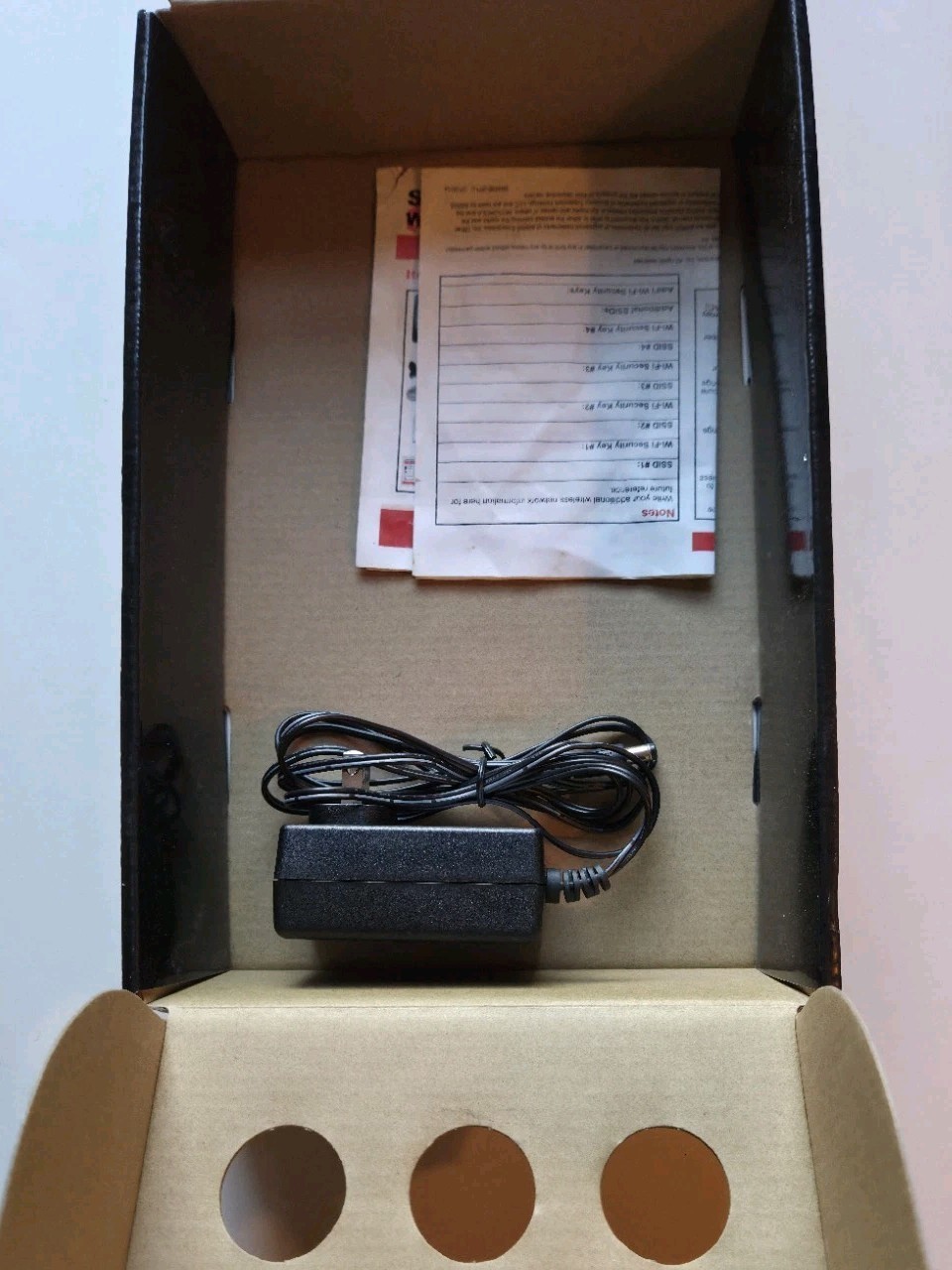 NEW Motorola ARRIS SURFboard SBG6580 DOCSIS 3 Cable Modem and Wi-Fi Router N300