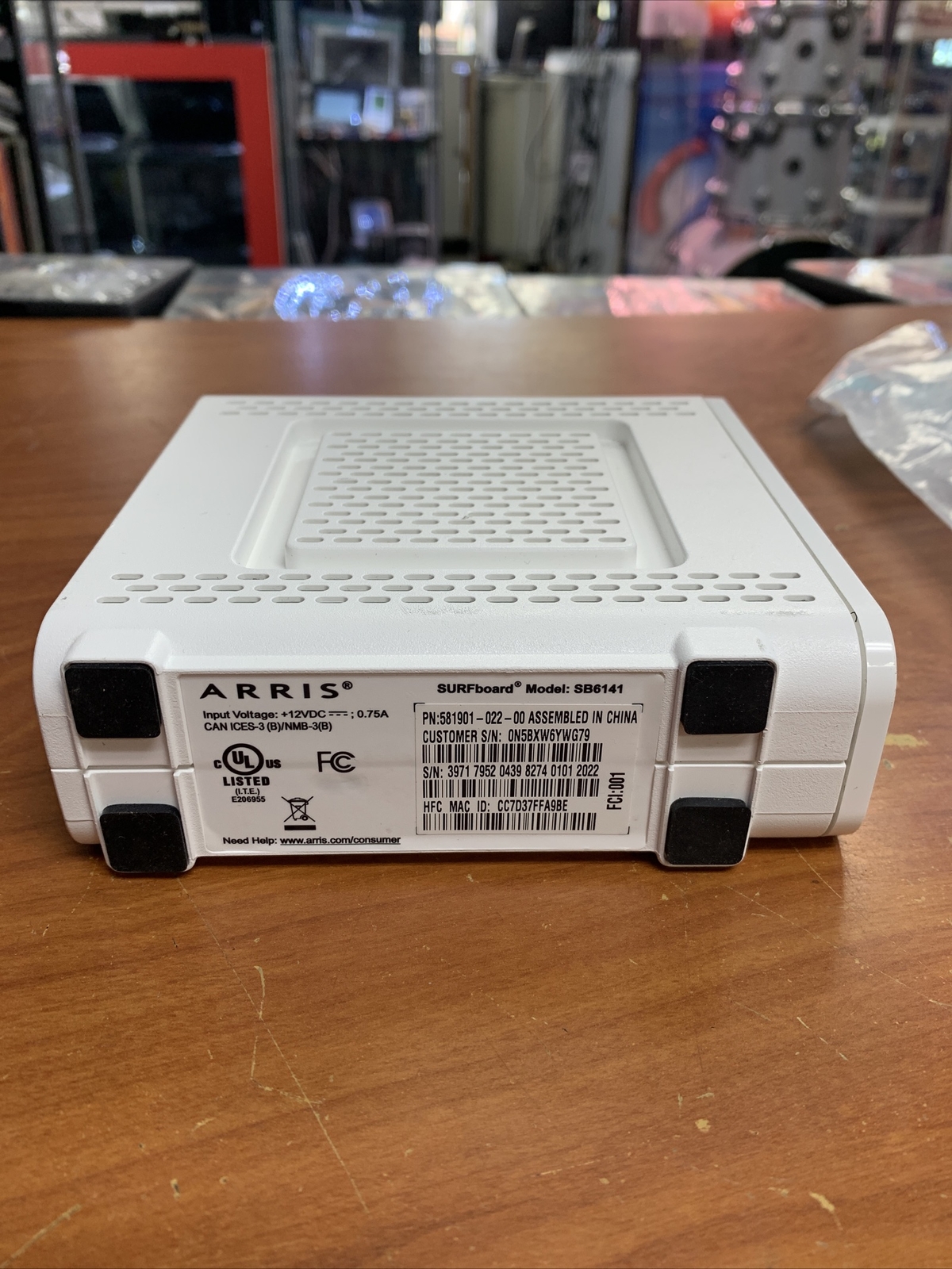 Arris Motorola WHITE SB6141 DOCSIS 3.0 Cable Modem with CAT5 AND AC/ADAPTER