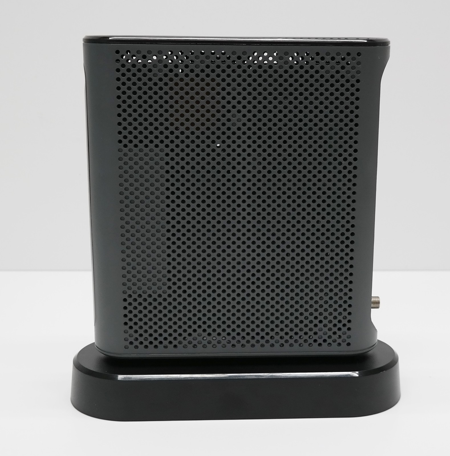 Motorola MT7711 Dual Band AC1900 Cable Modem and Wi-Fi Gigabit Router