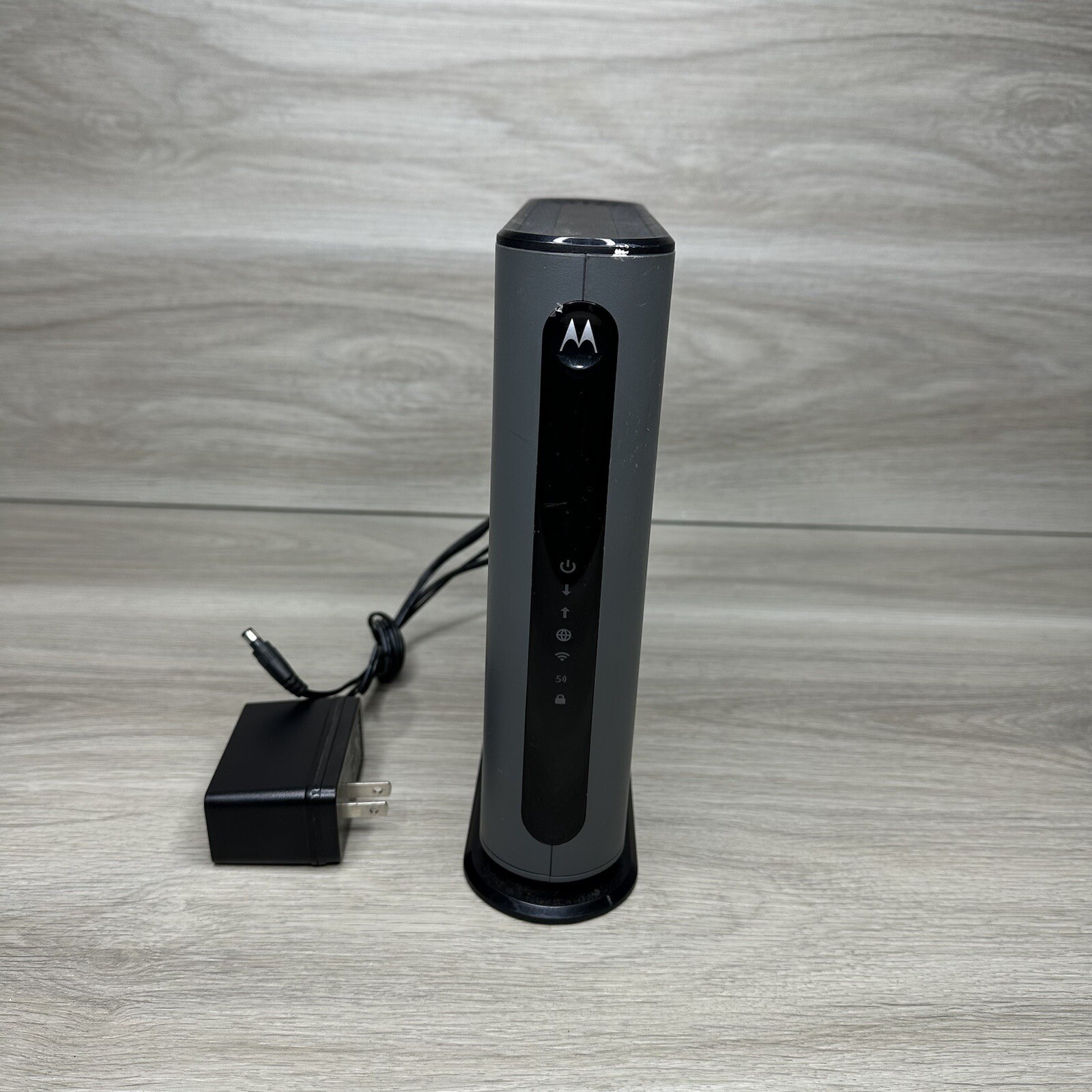Motorola MG7550 16×4 Cable Modem Plus AC1900 Wi-Fi Router 2.4G/5G