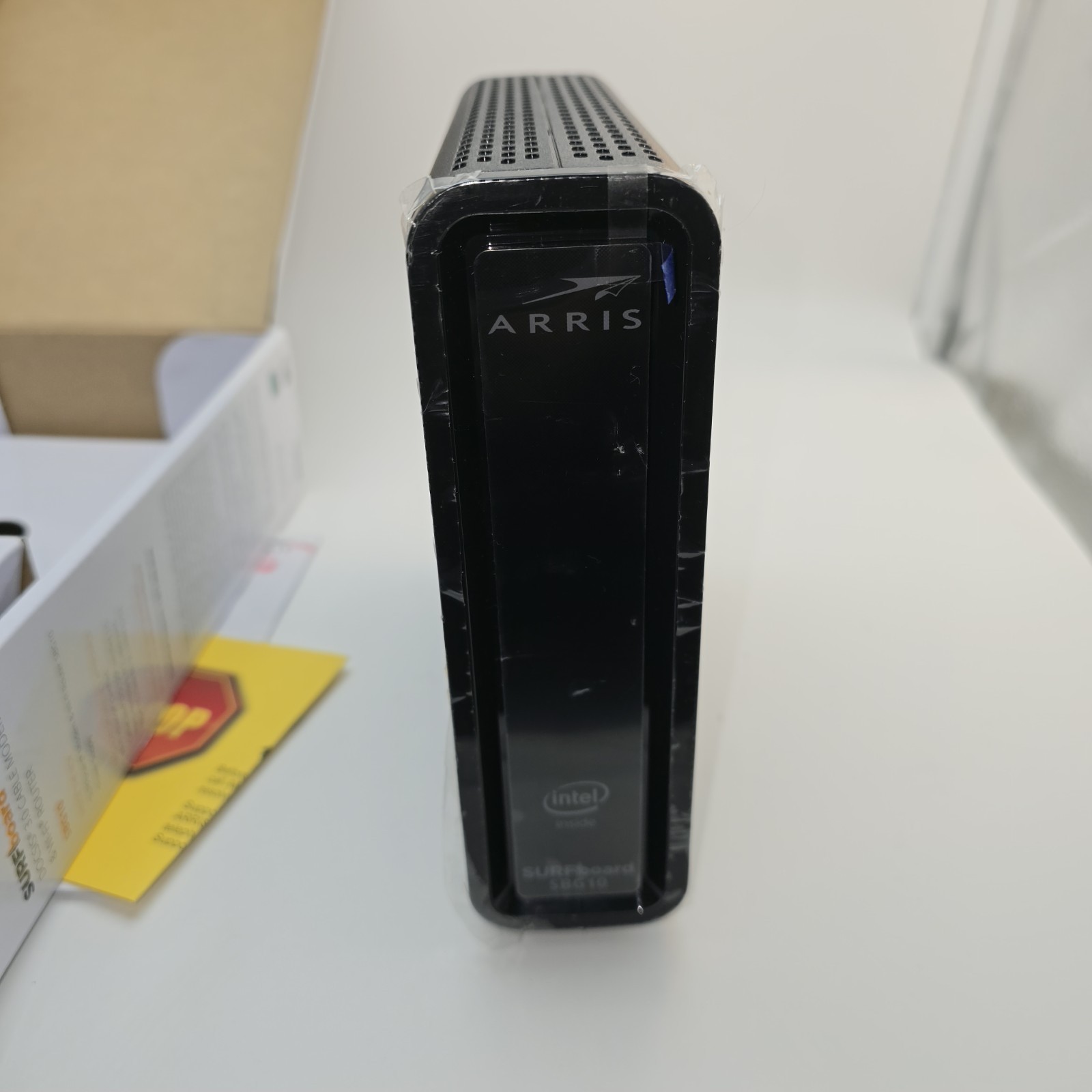 ARRIS SURFboard SBG10 DOCSIS3.0 16×4 Gigabit Cable Modem & Router AC1600Mbps