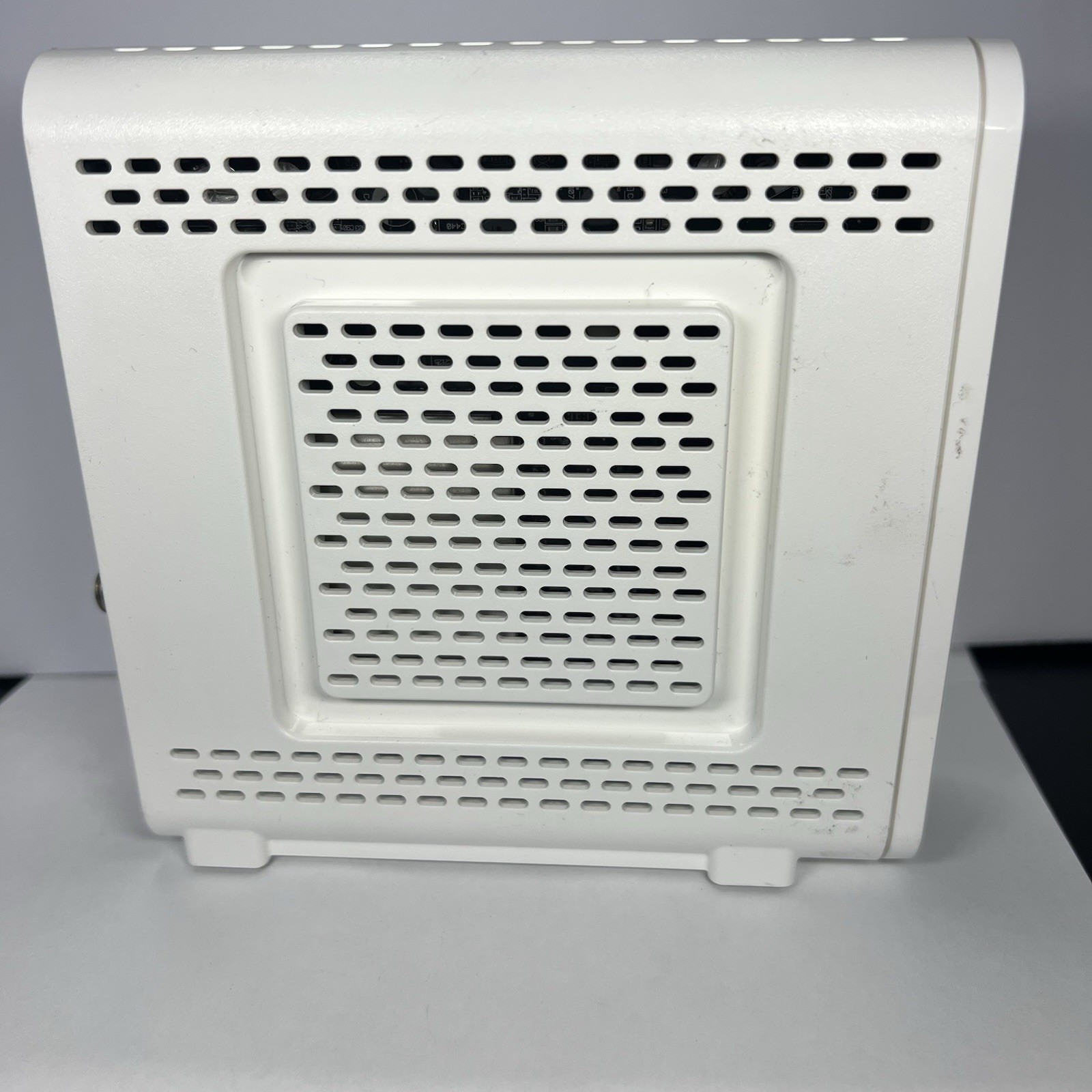 ARRIS Surfboard SB 6190 Gigabit DOCSIS 3.0 32×8 Cable Modem