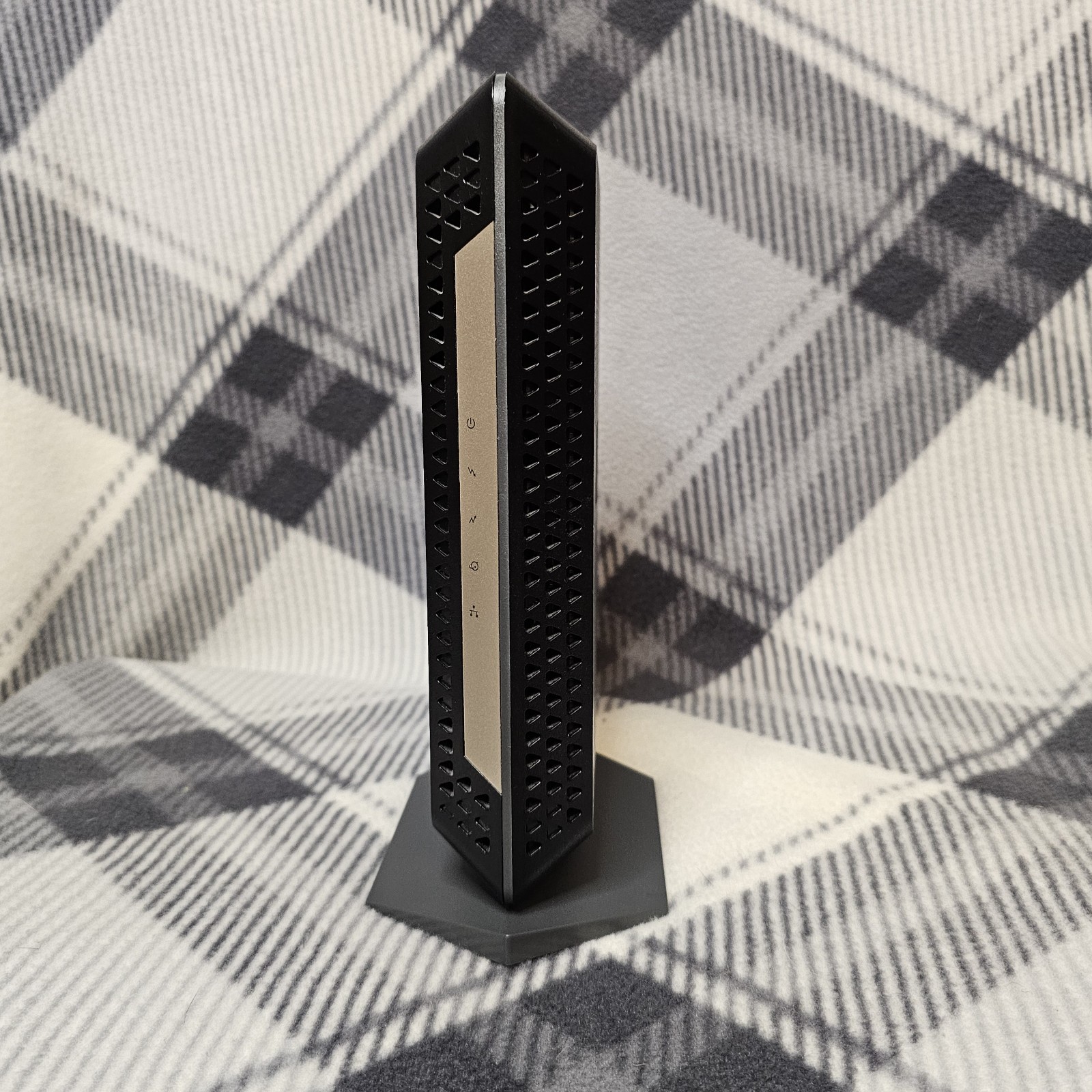 Netgear CM1000v2 Cable Modem With 100-120V AC-DC Power Adapter Used