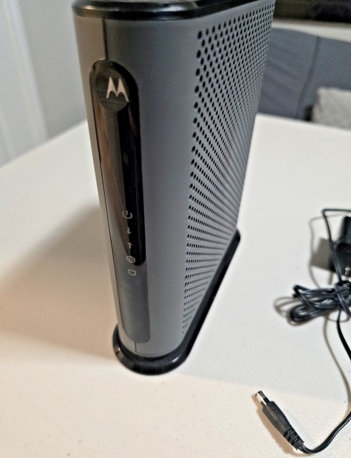 Cable Modem Motorola Docsis 3.1 MB8600 With Ethernet Cable
