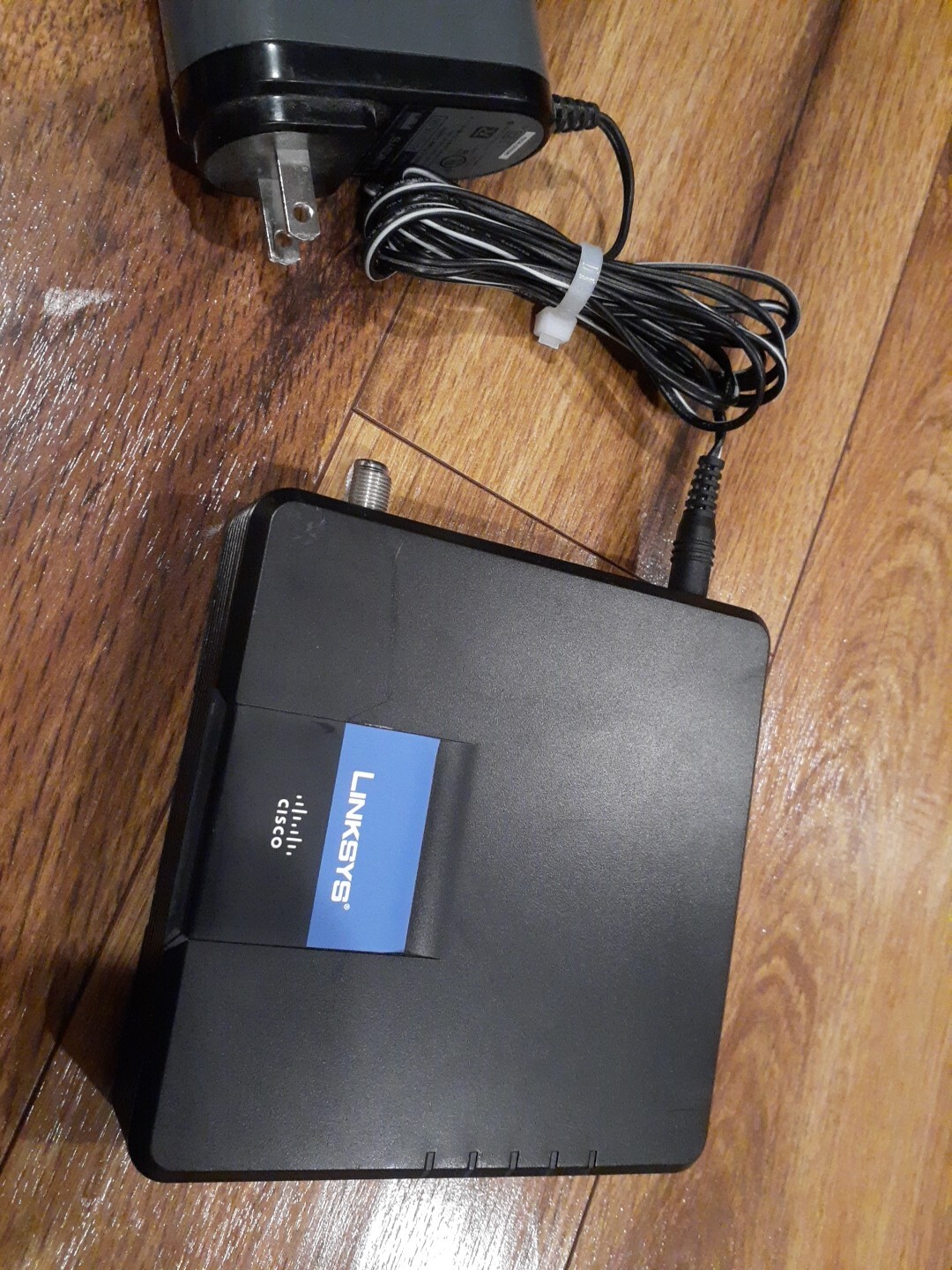 Linksys CM100 100 Mbps Modem with USB and Ethernet Connections