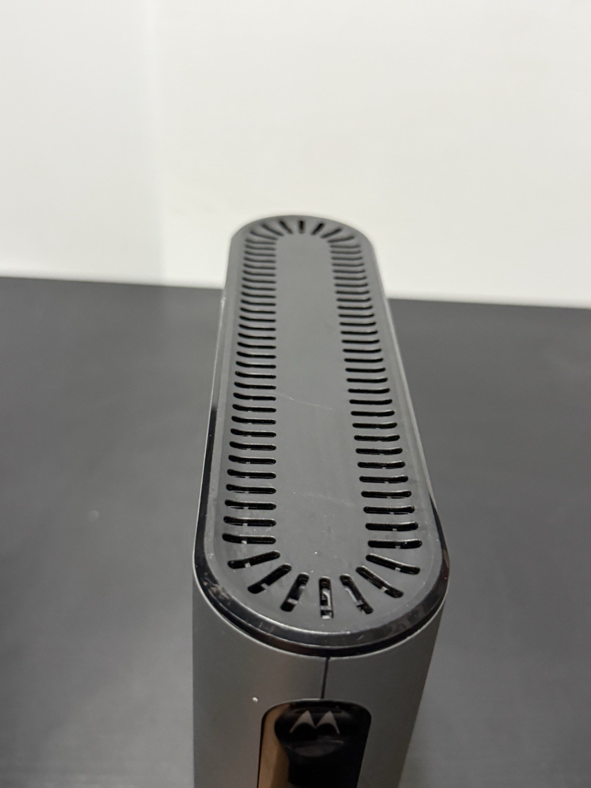 Motorola MG7550 AC1900 Cable Modem Router Combo DOCSIS 3.0 Tested No Connectors