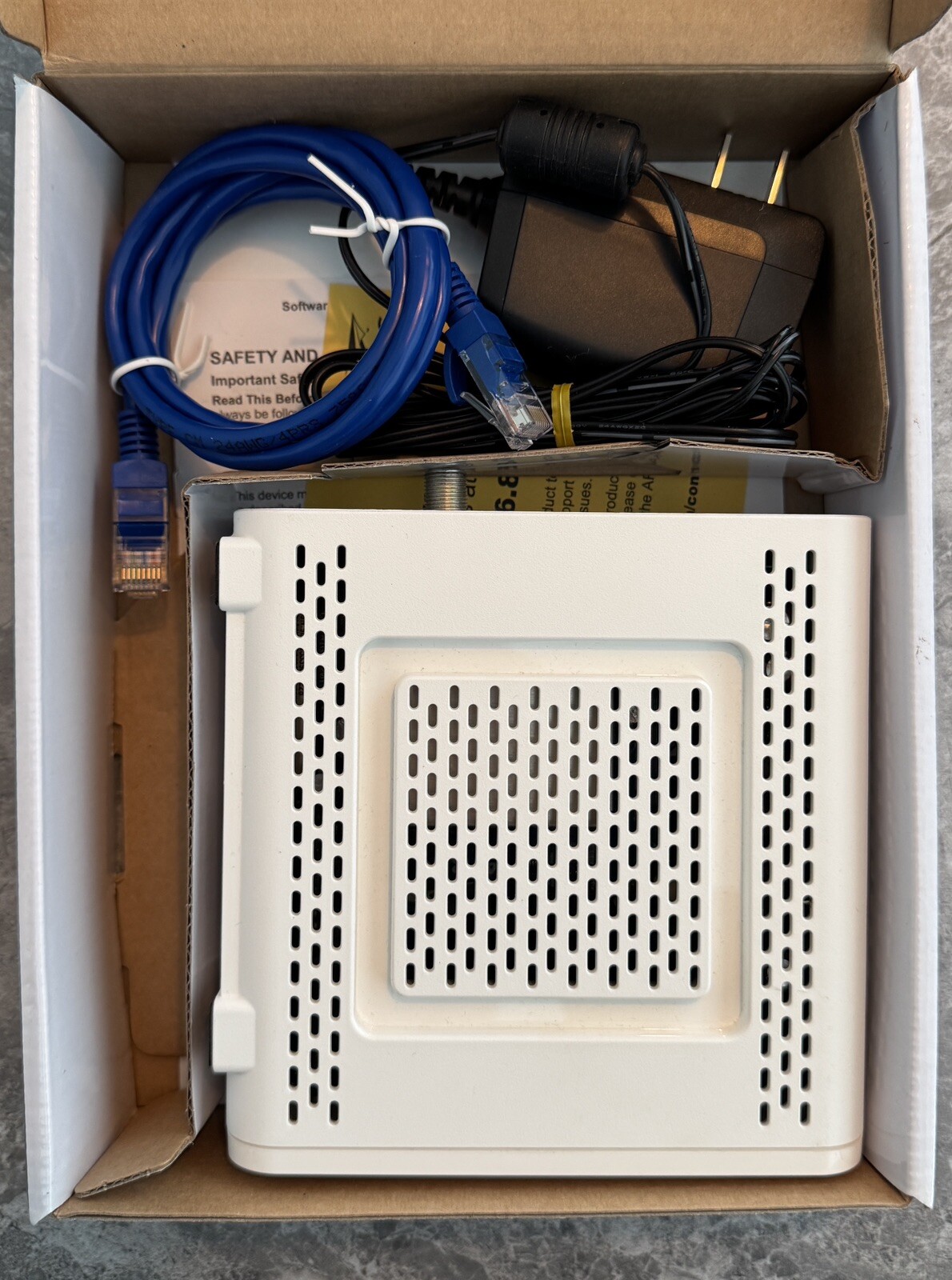Arris Surfboard-DOCSIS 3.0 CABLE MODEM SB6190, 1 GB Ethernet Port Quick Ship