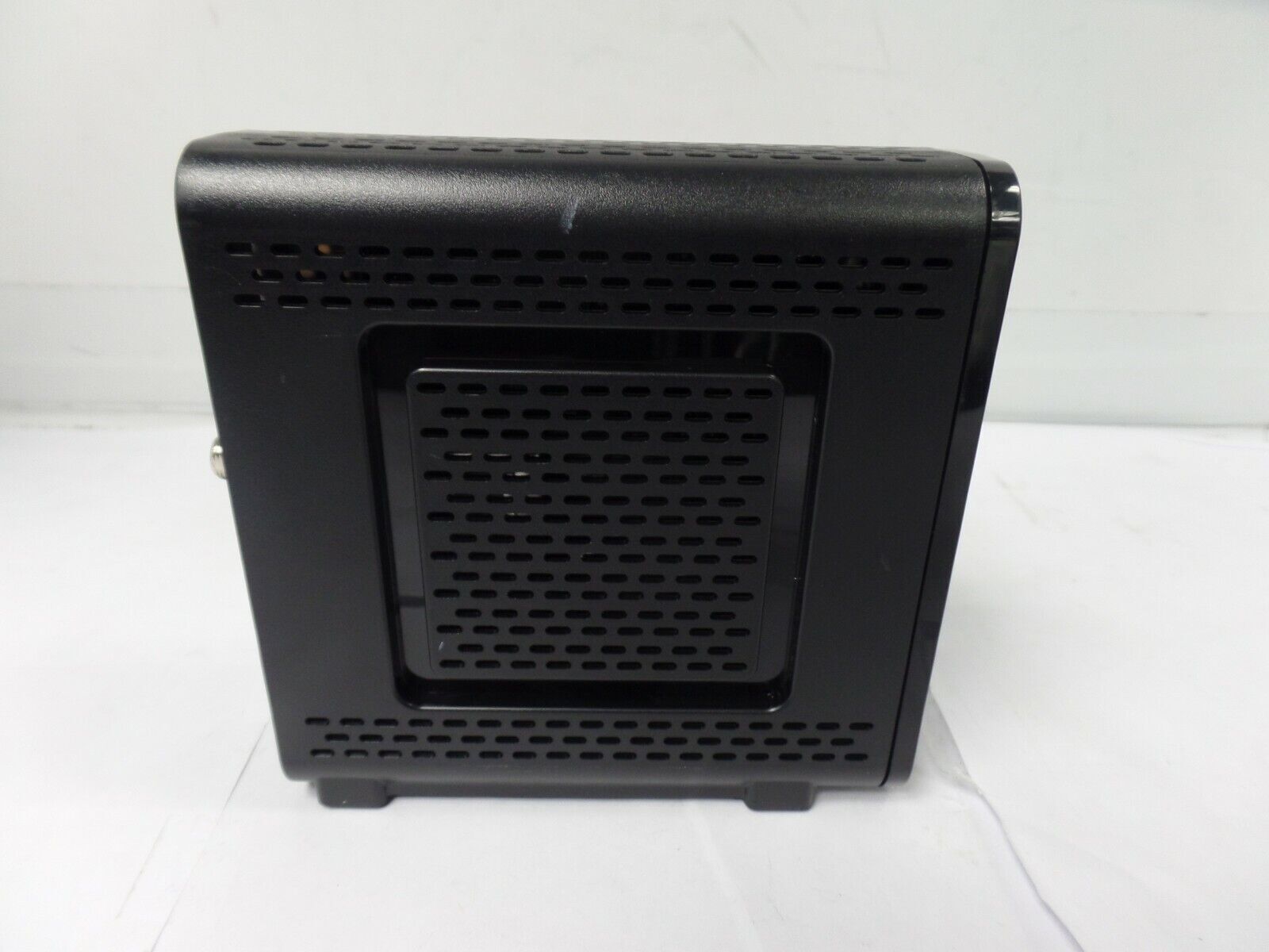 Motorola Arris SURFboard SB6121 DOCSIS 3.0 Modem. P/N:575186-019-00